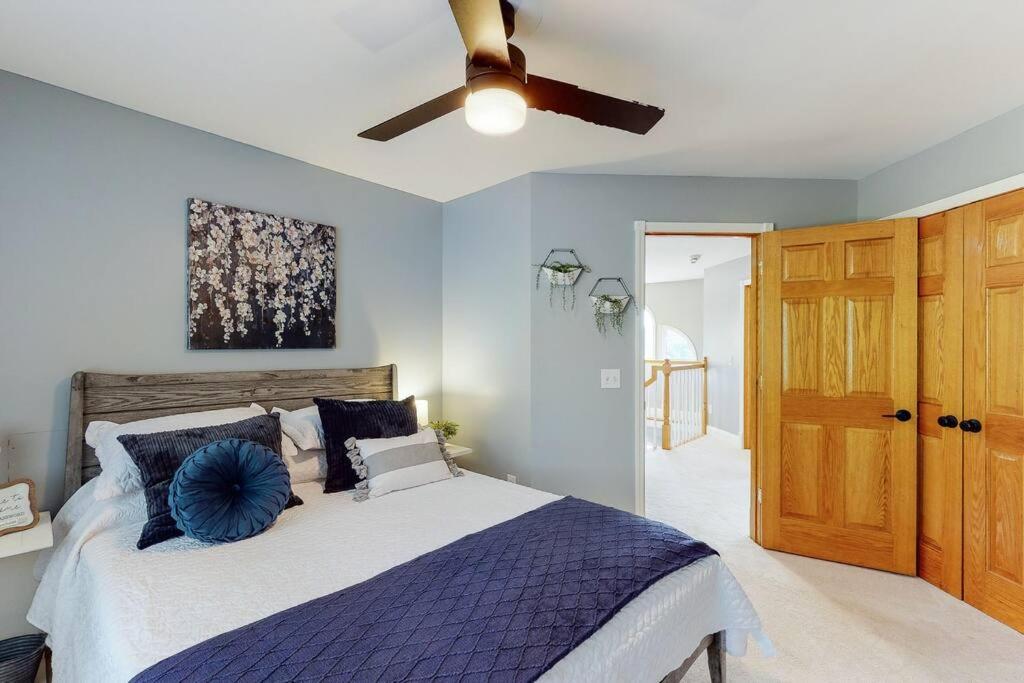 Seven-Bedroom House photo 1