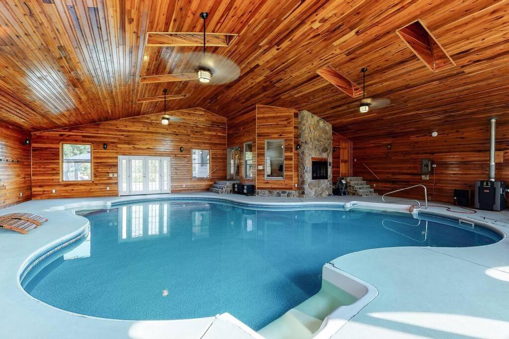 Seven-Bedroom House photo 2