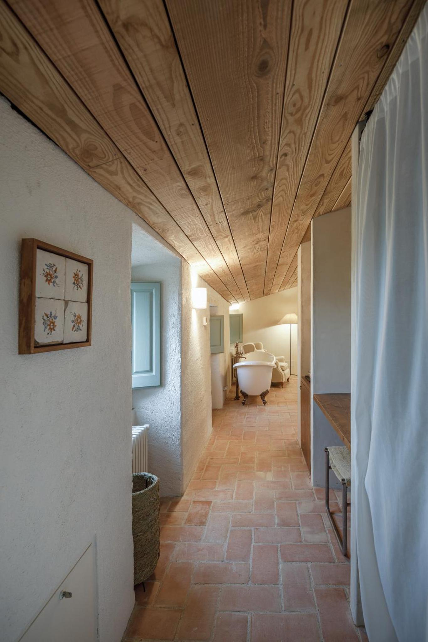 Deluxe Double Room with Bath photo 3