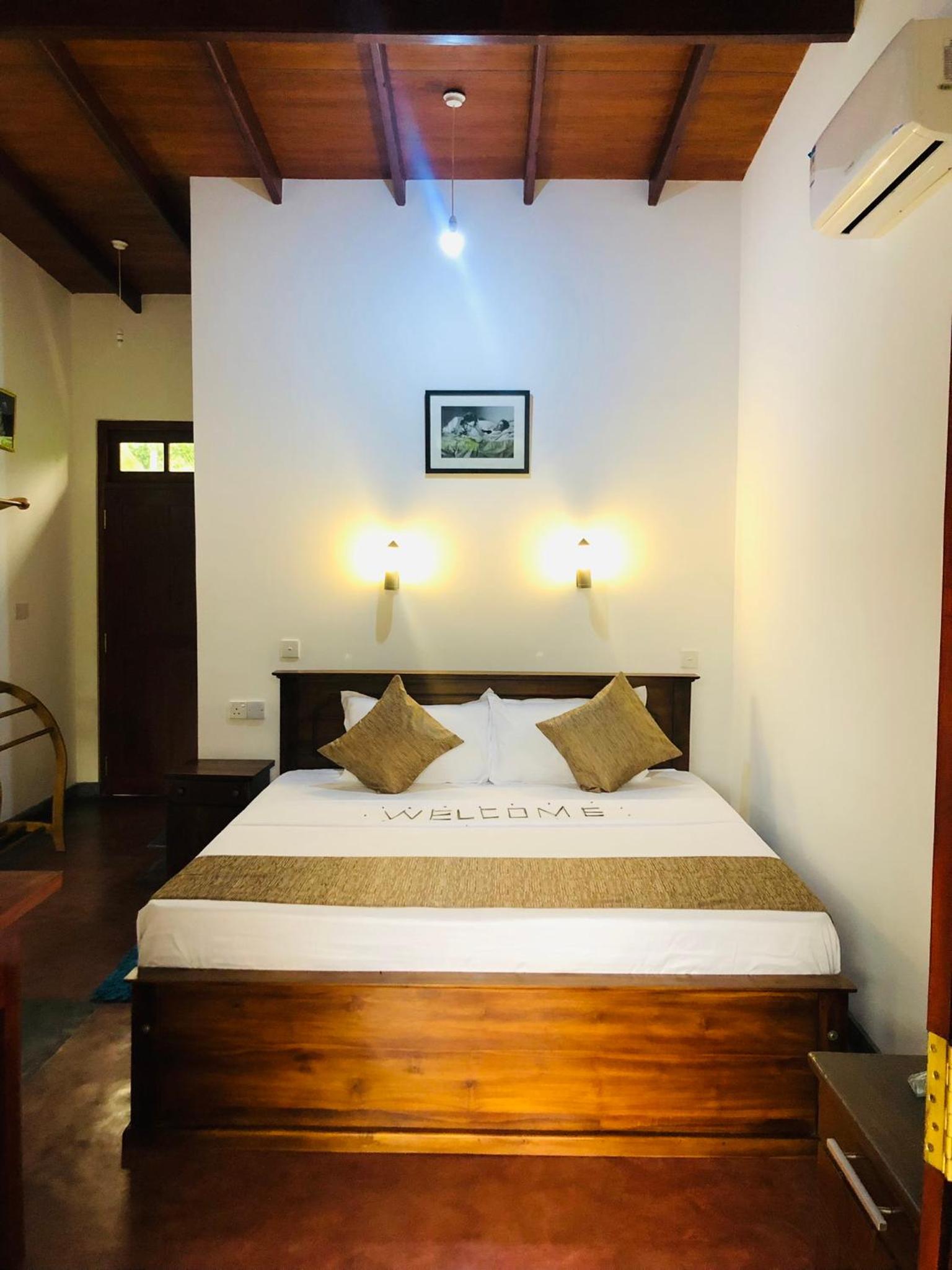 Deluxe Double Room with Balcony photo 1