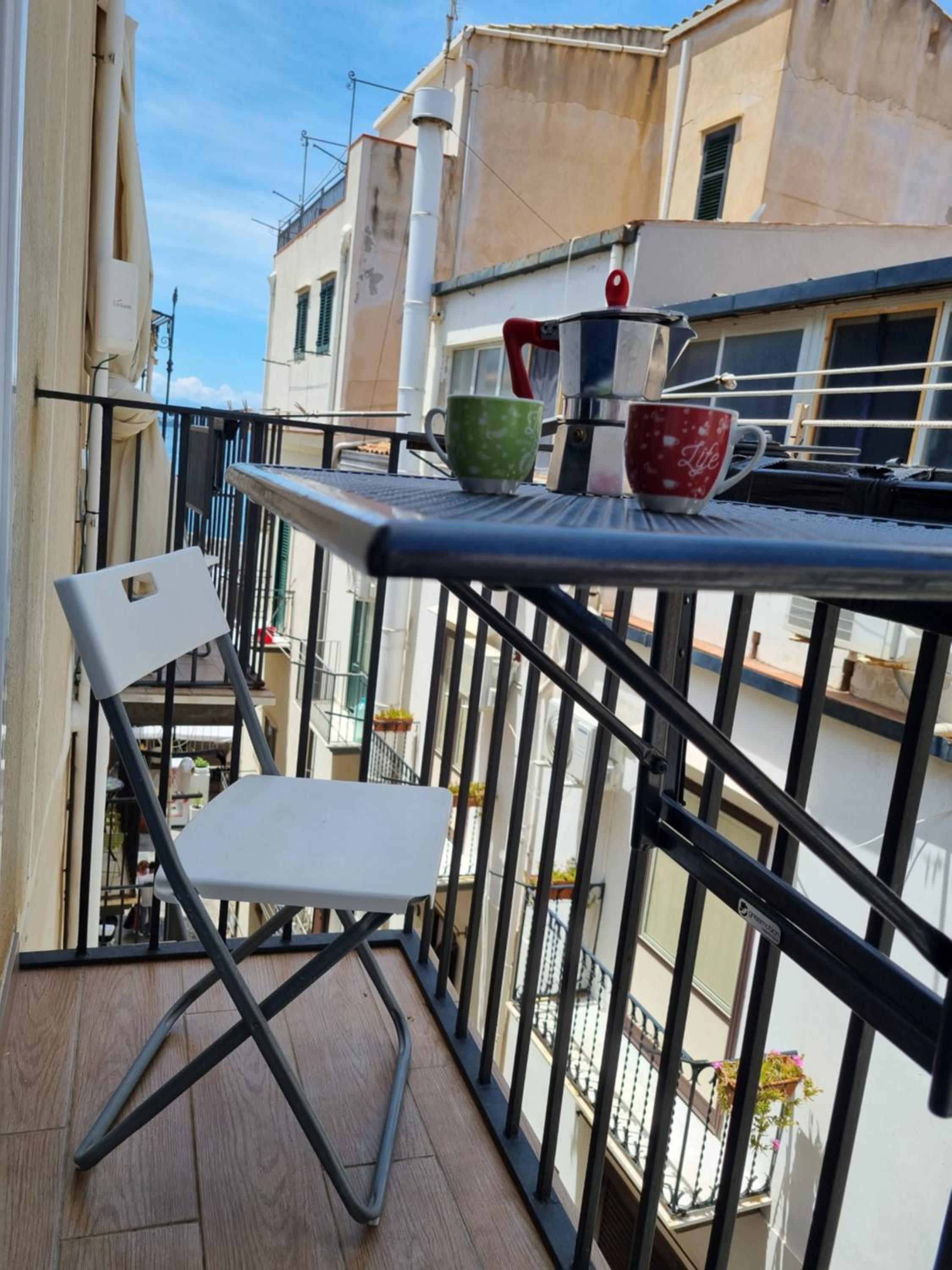 Apartment with Sea View - Photo 2