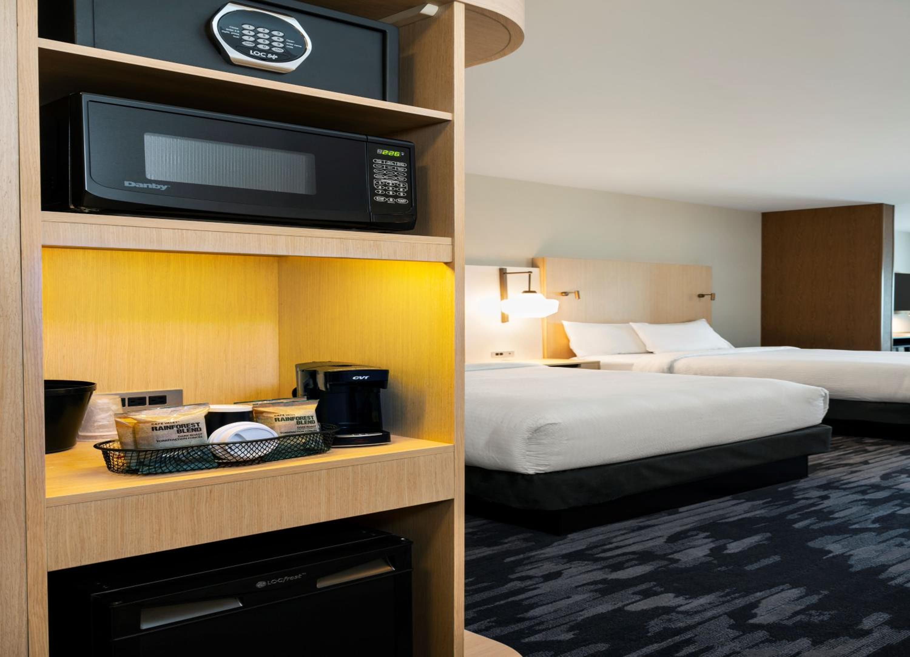 Queen Room with Two Queen Beds - Photo 1