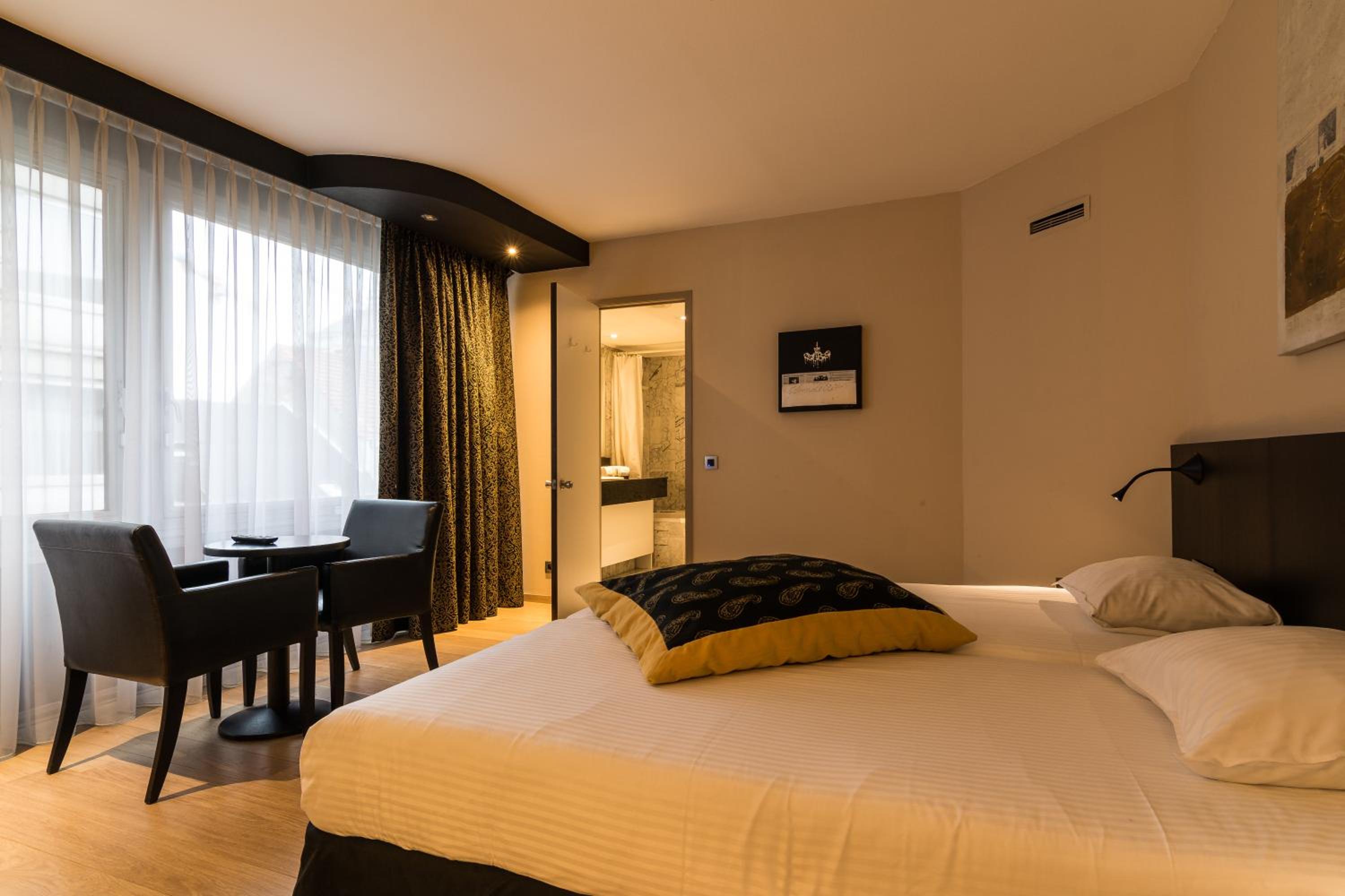 Superior Double or Twin Room - Photo 8