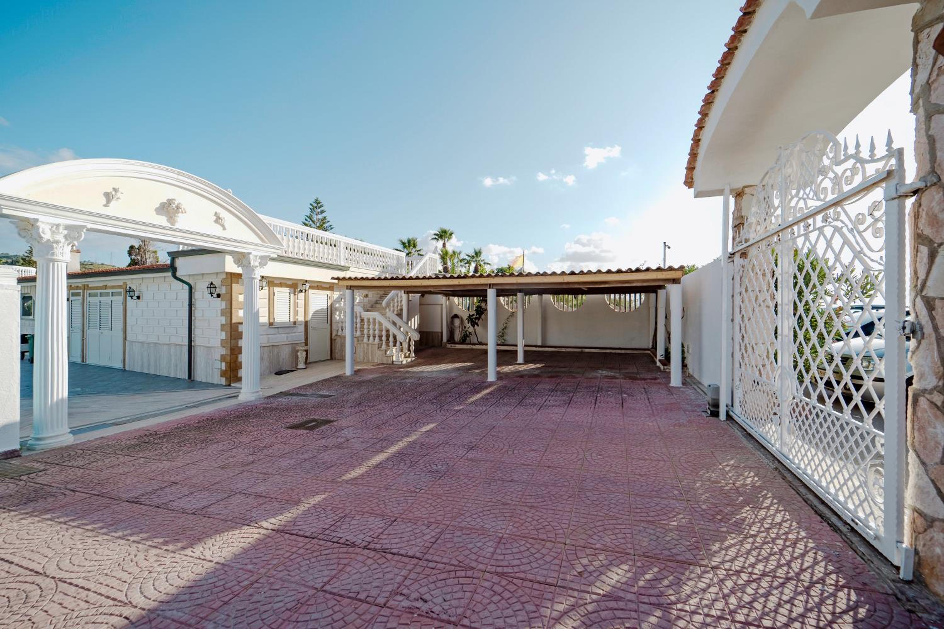 Villa - Beach Front photo 2