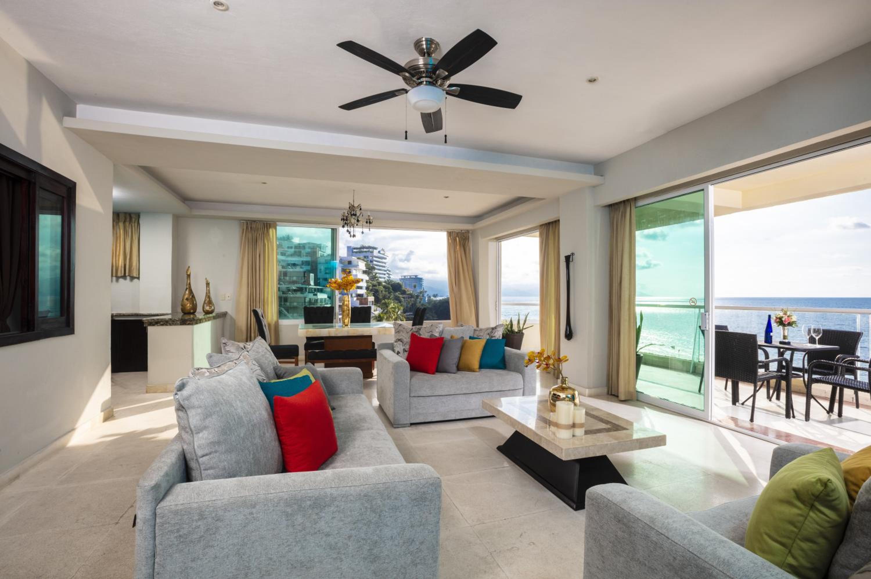 The Penthouse Paradise King + Queen Bed - Photo 1