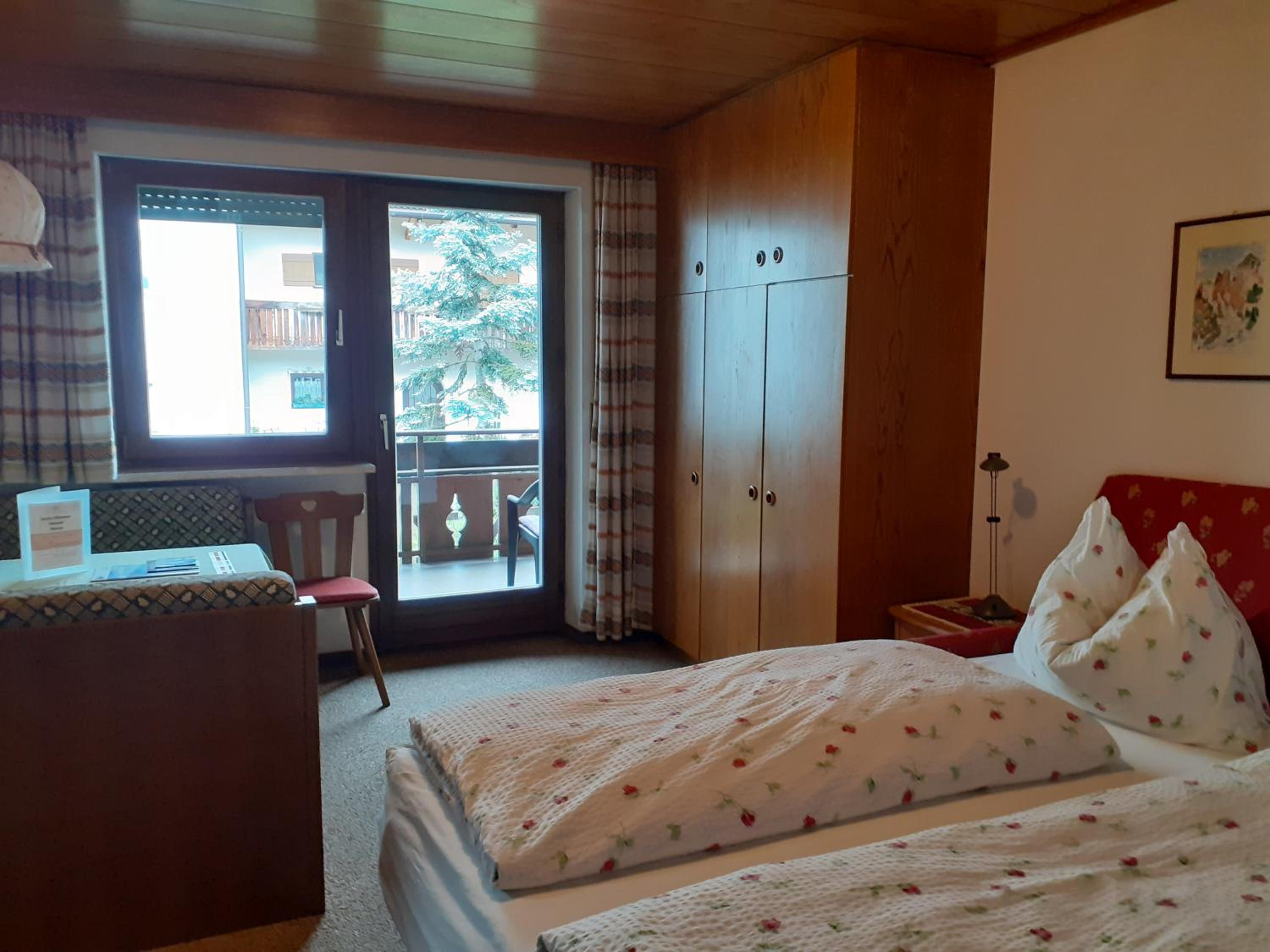 Apartment with Balcony photo 2
