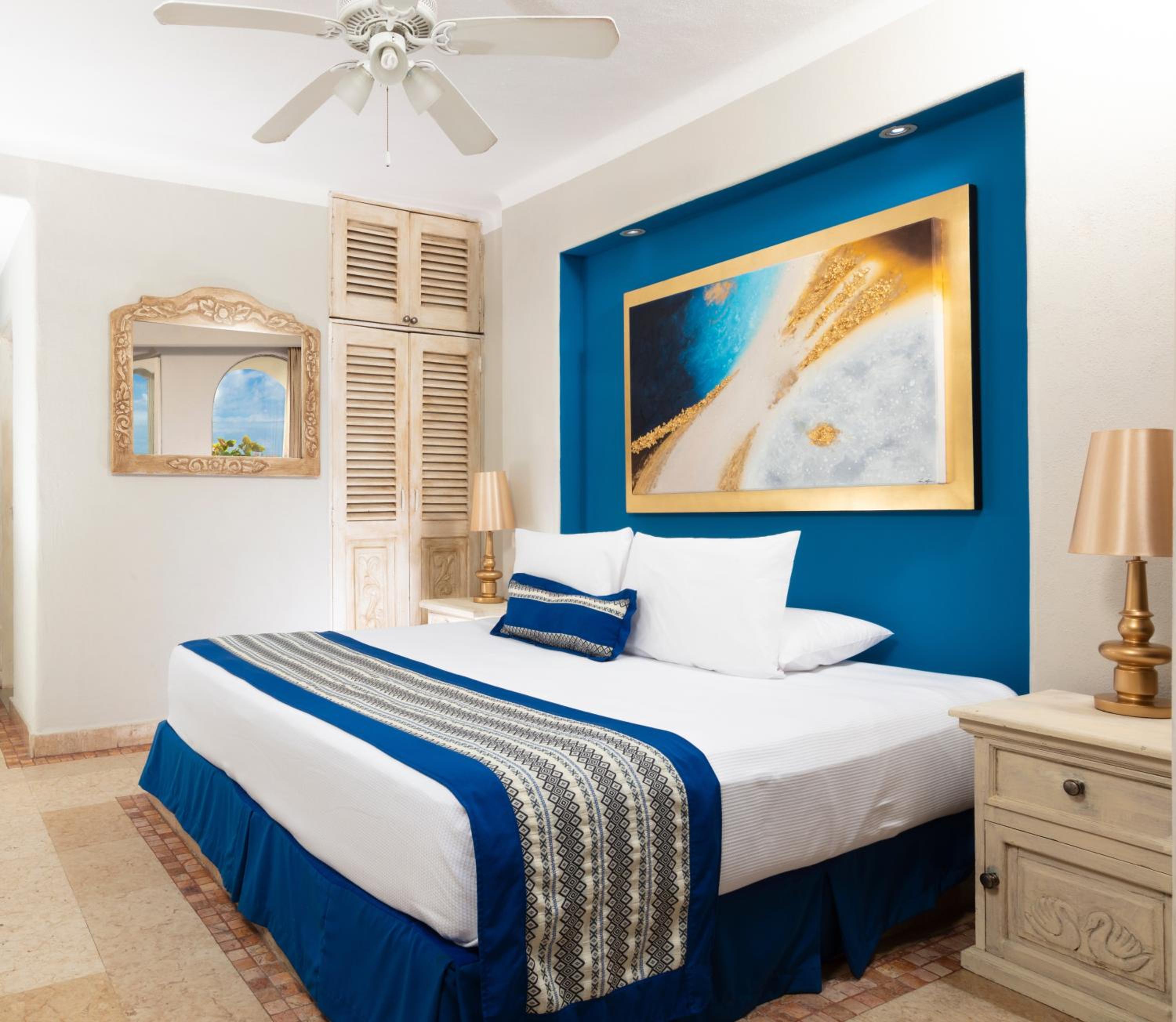 The Penthouse Paradise King + Queen Bed - Photo 2