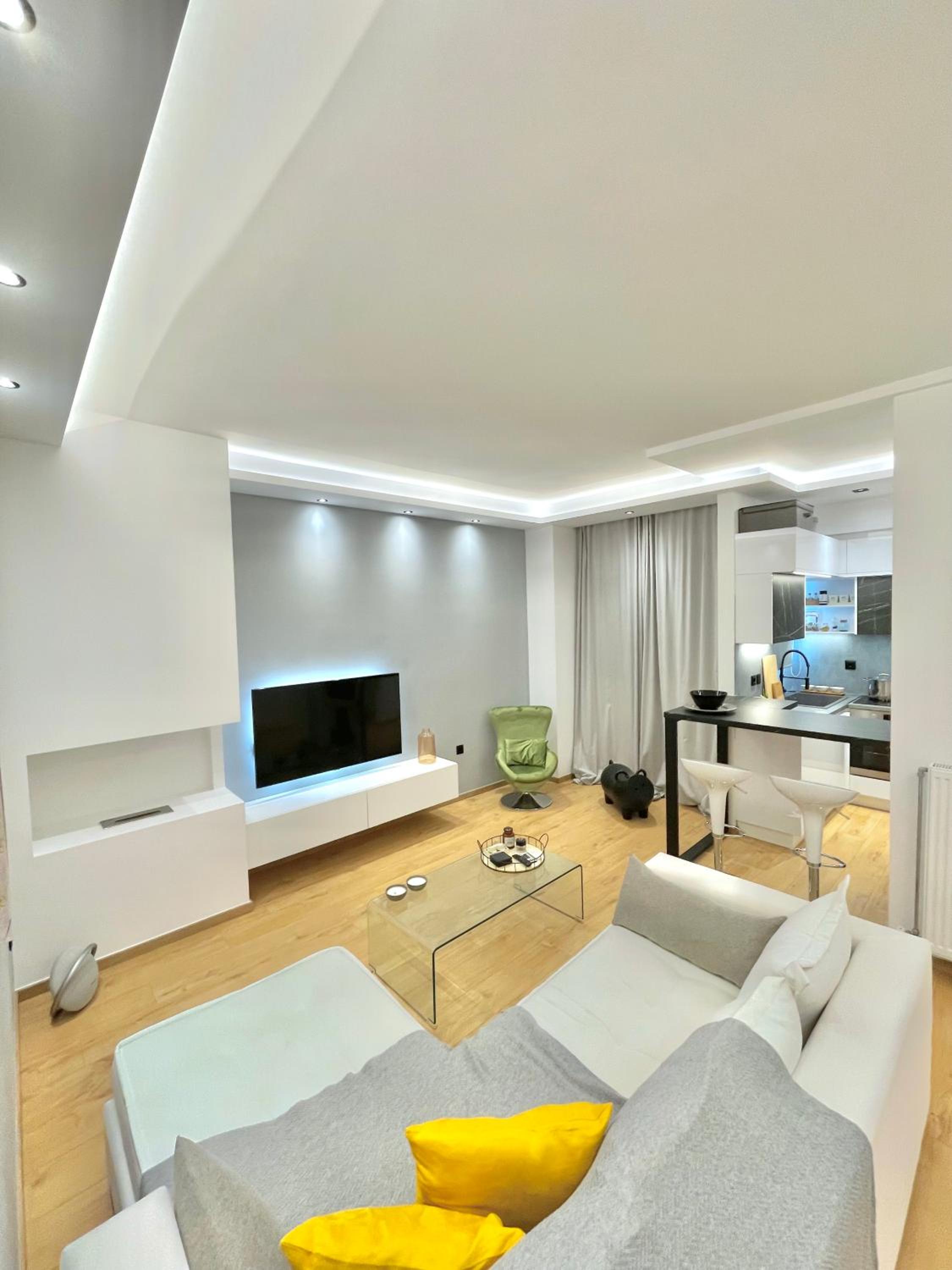 One-Bedroom Apartment With Balcony And City View