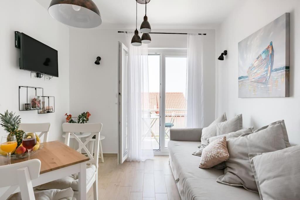 One-Bedroom Apartment with Balcony