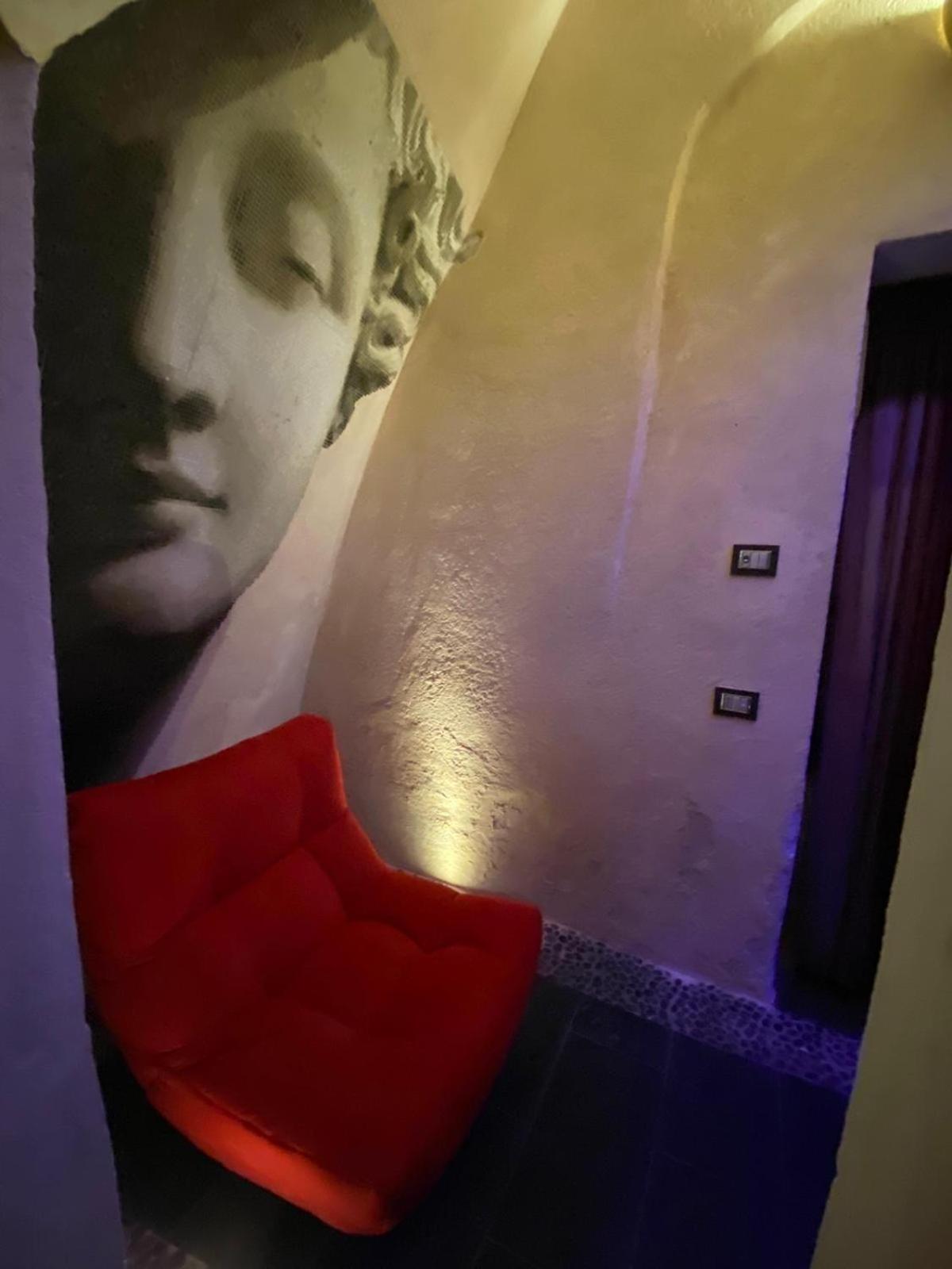 Suite - Photo 5