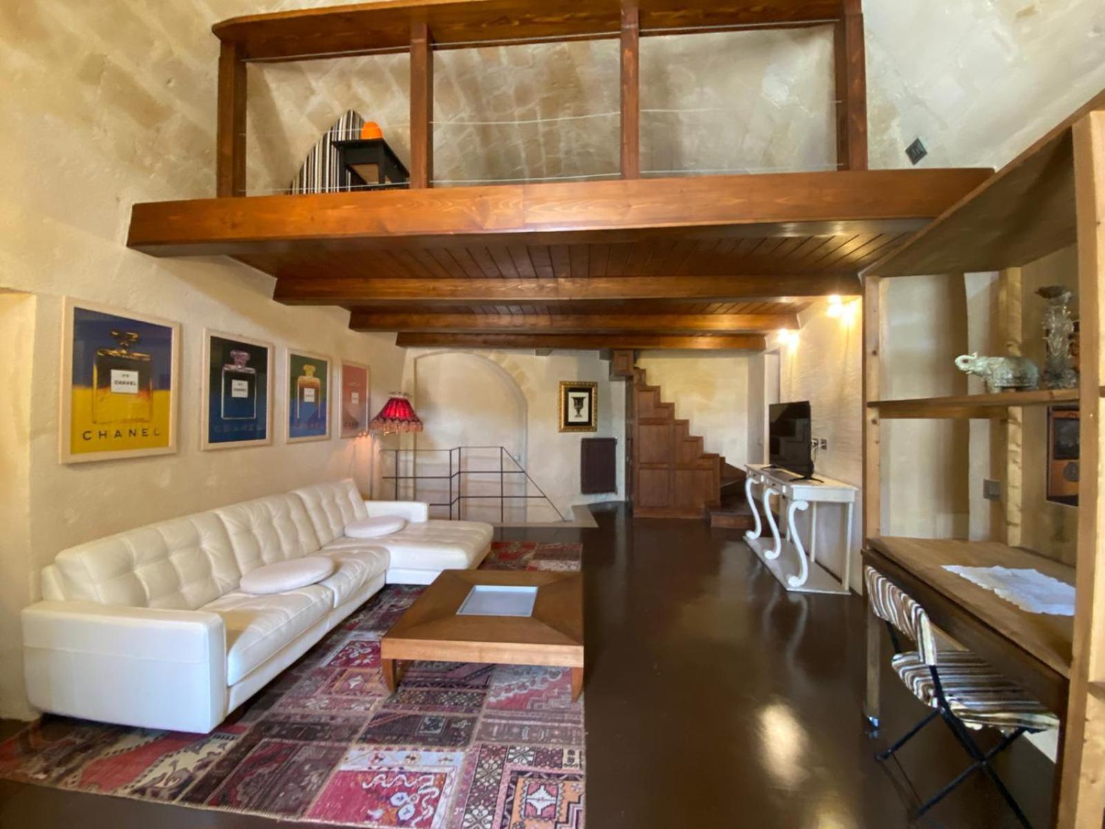 Suite - Photo 10