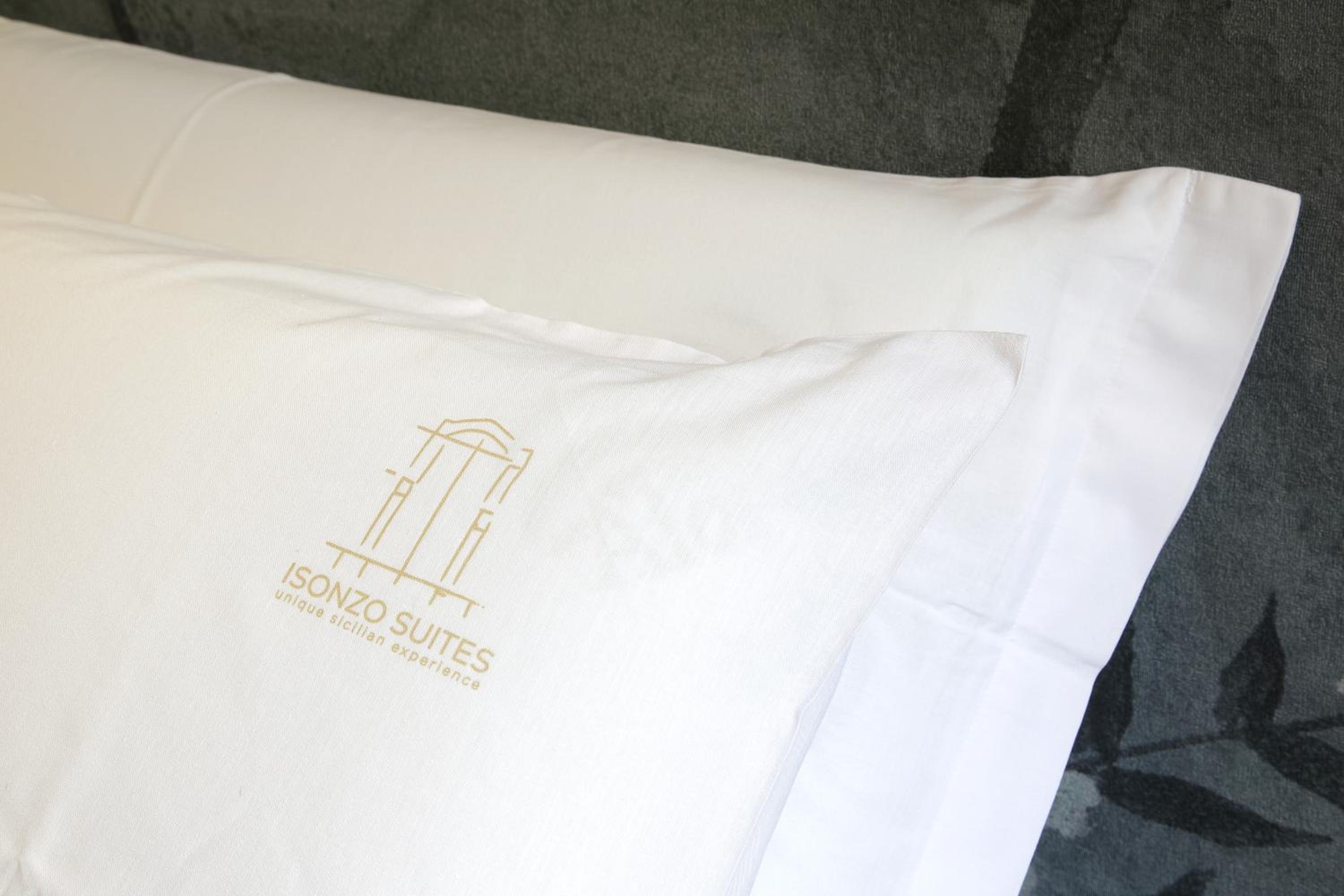 Deluxe Double Room with Shower - Photo 12