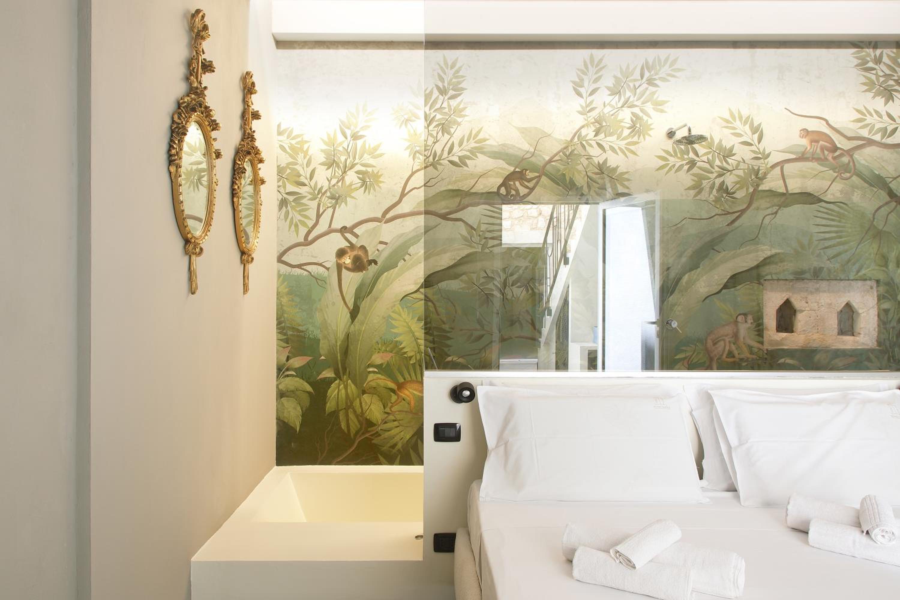 King Room with Spa Bath - Photo 19