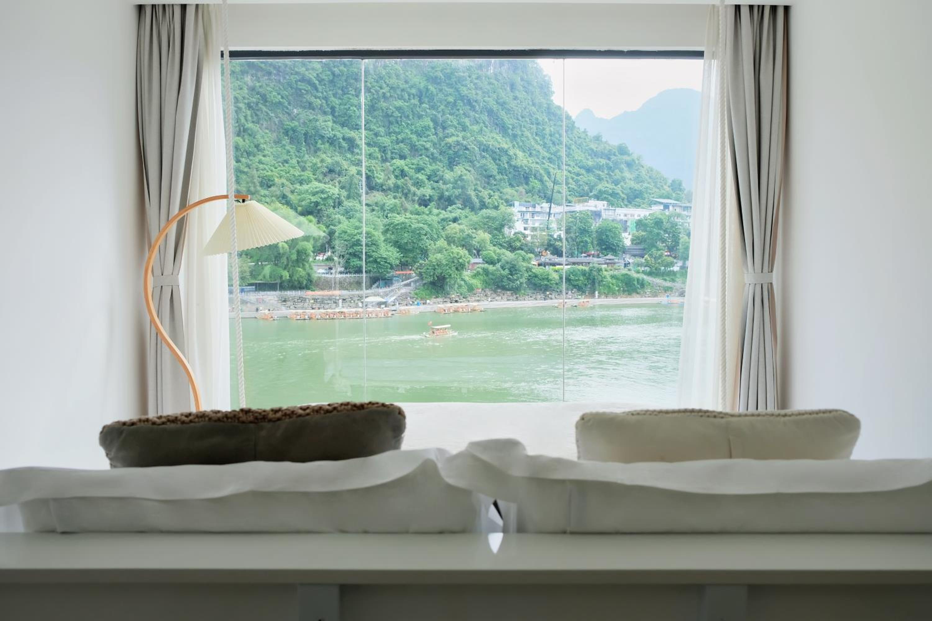 Double Room with Lake View photo 3