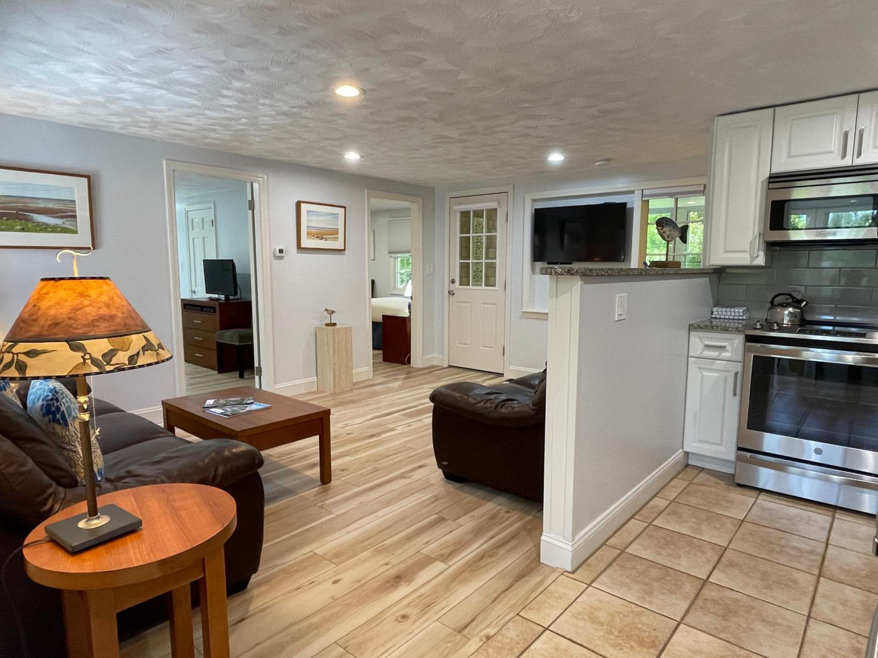 Lower Deluxe Two Bedroom Cottage photo 2