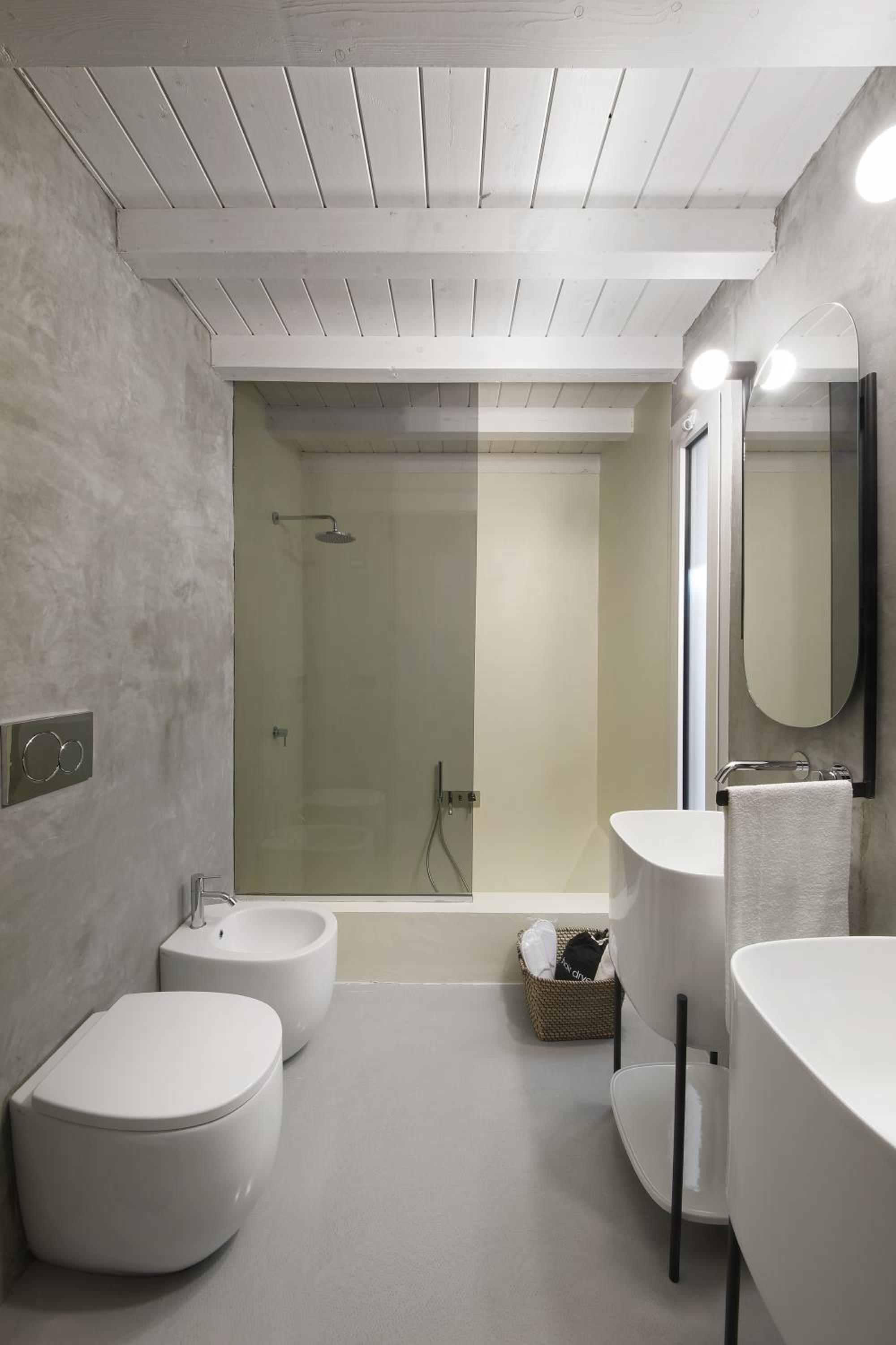 Double Room with Spa Bath - Photo 13