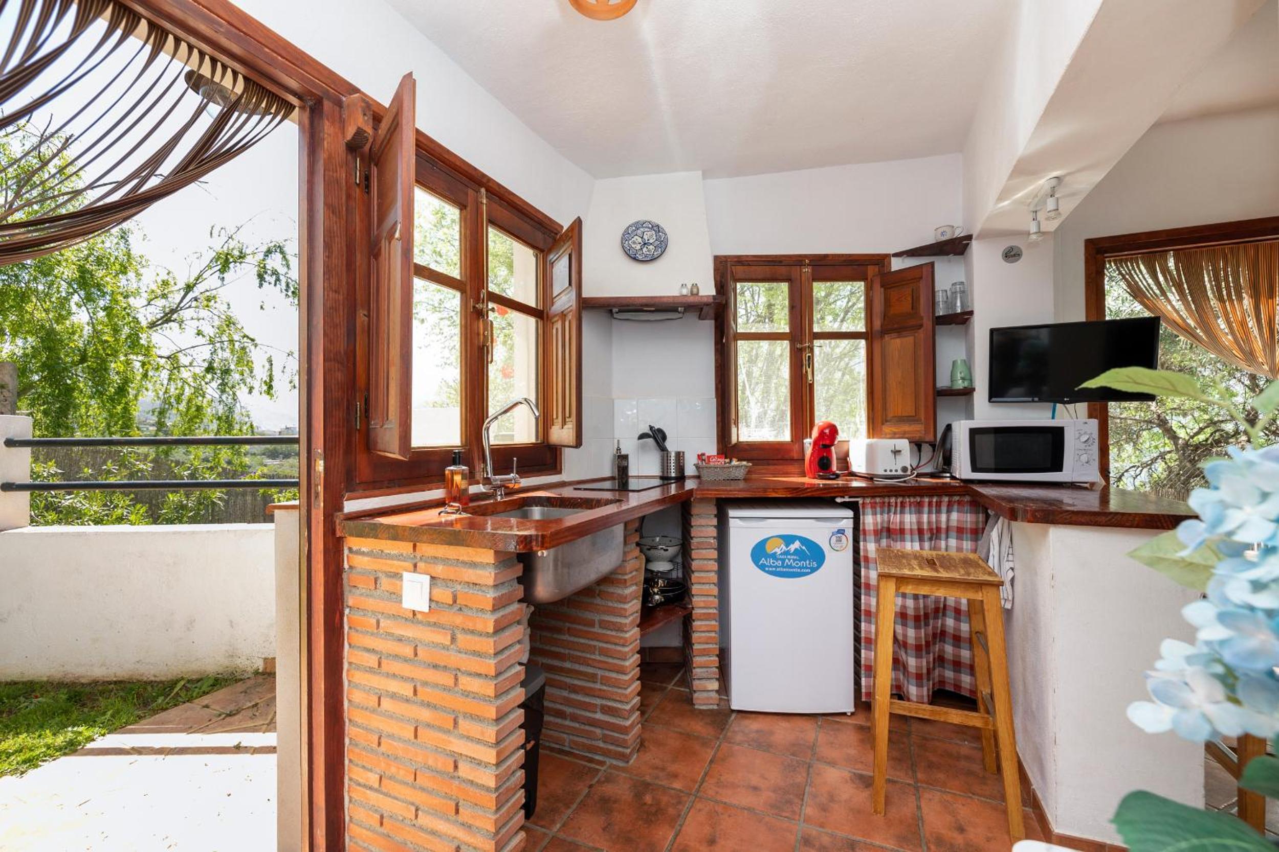 Apartment with Private Terrace - Photo 7