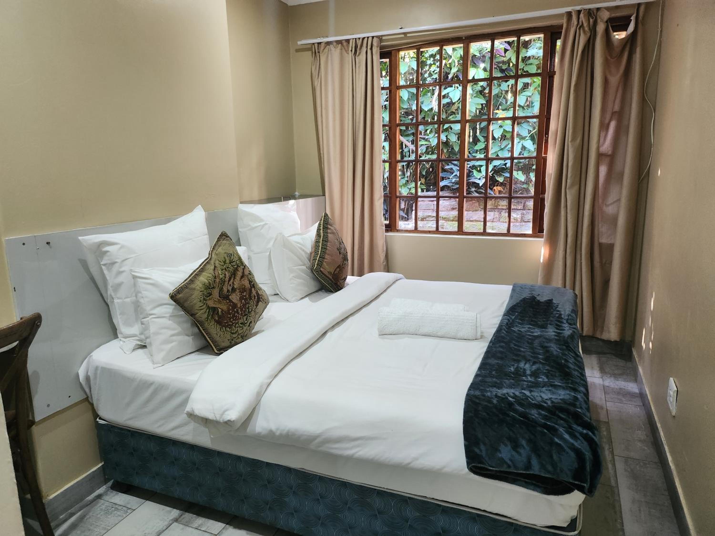 Two-Bedroom Apartment - Photo 12