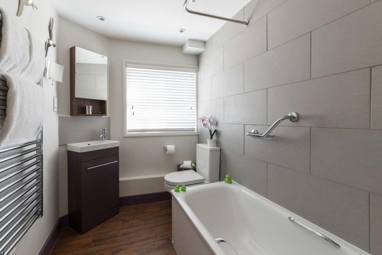 Two-Bedroom Apartment - Photo 16