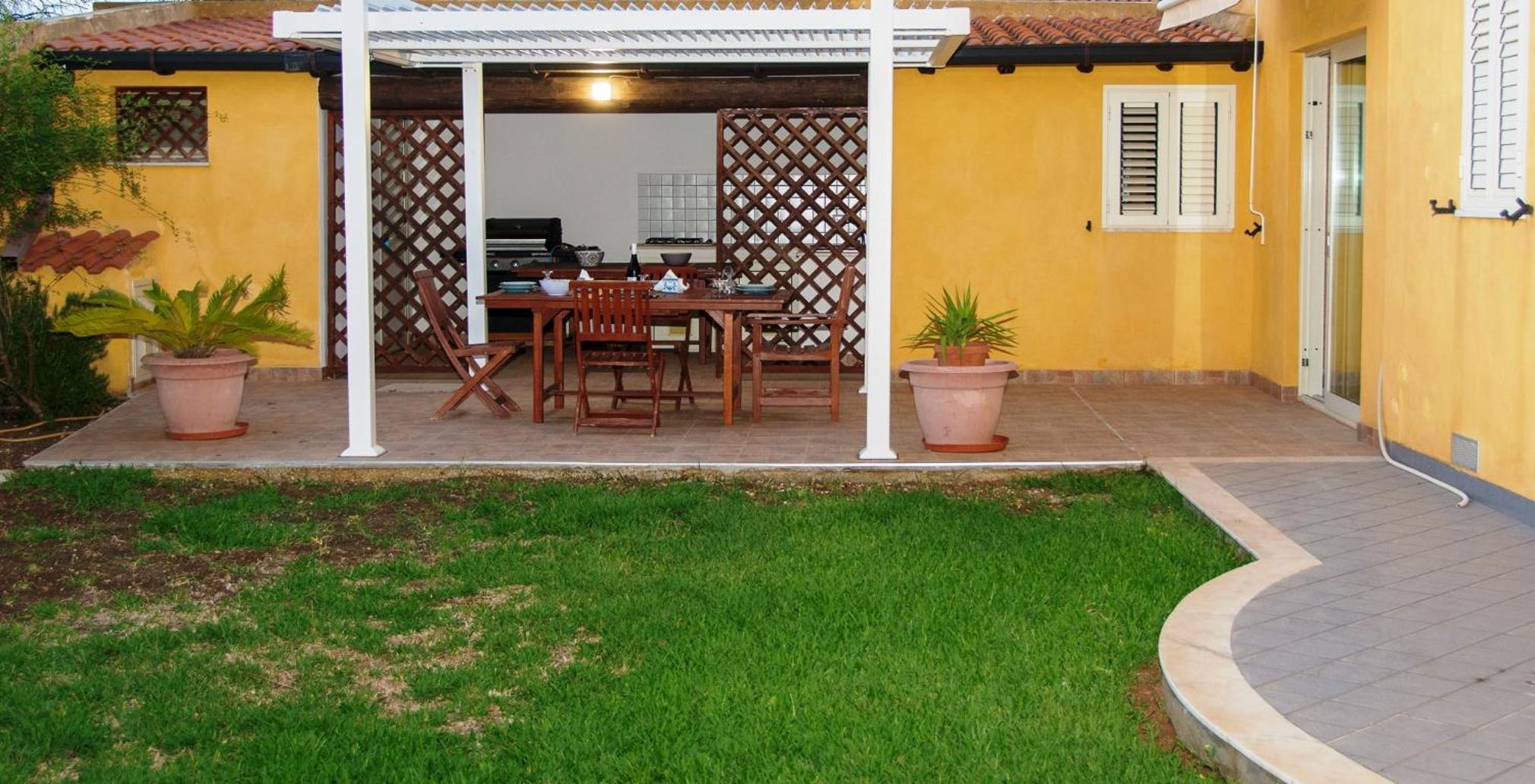 Three-Bedroom Vacation Home  photo 3