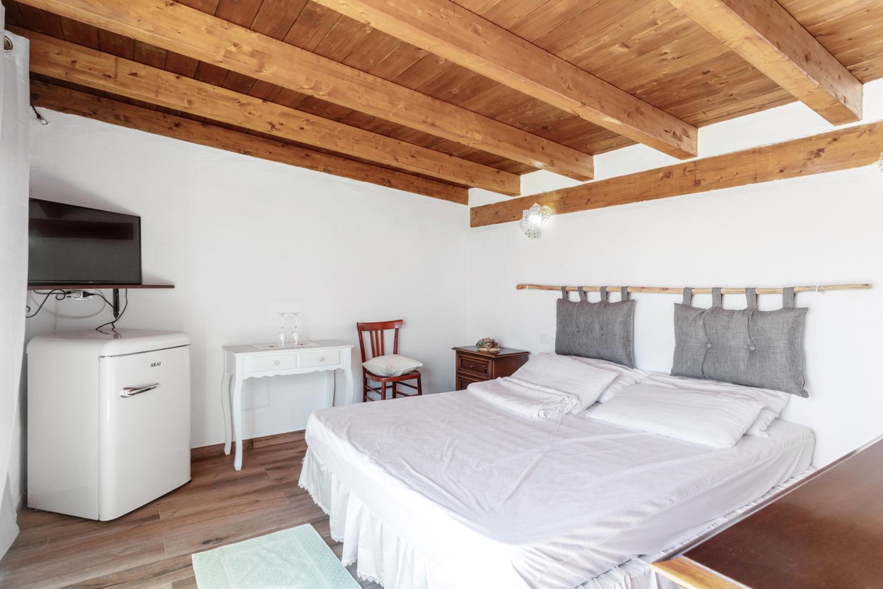 One-Bedroom House photo 1