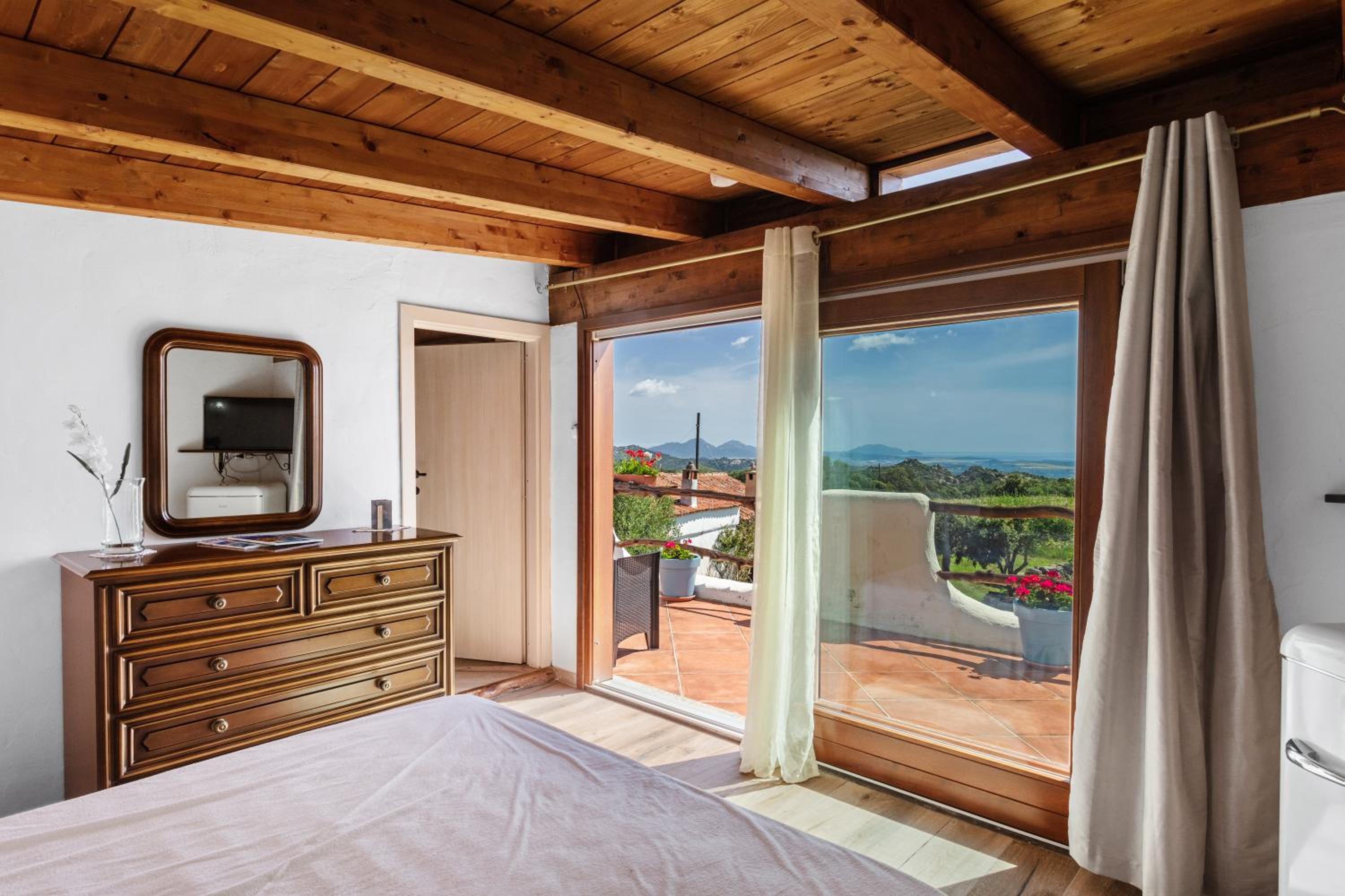 One-Bedroom House photo 3