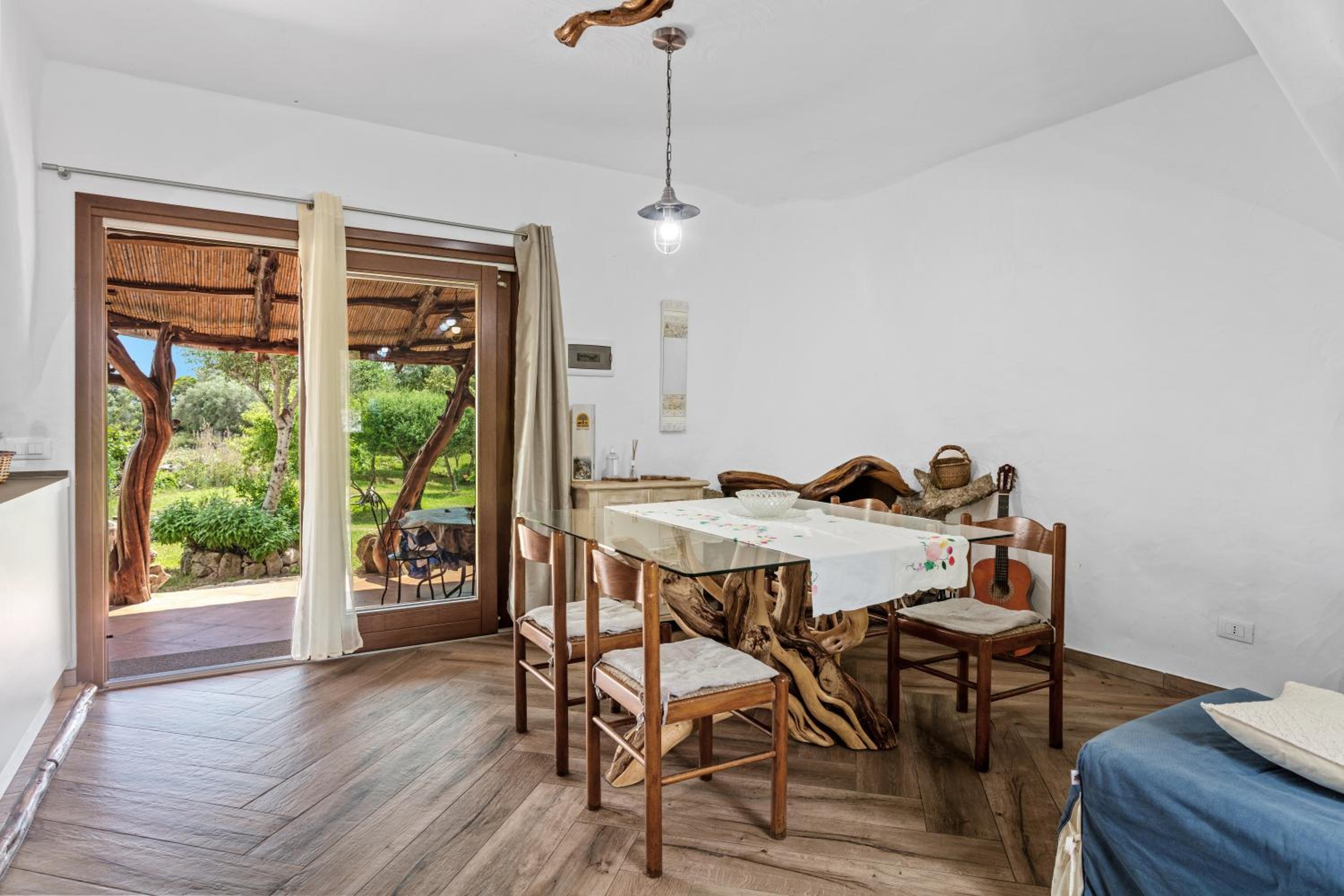 One-Bedroom House photo 2
