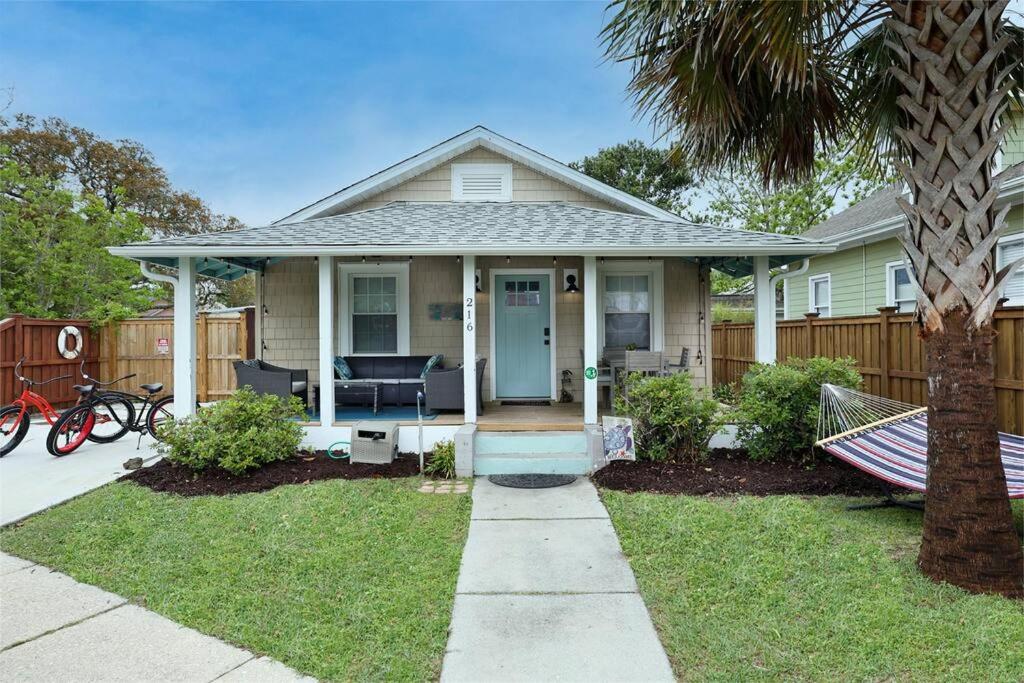 Four-Bedroom House photo 2