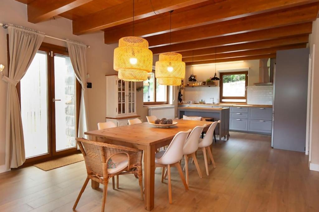 Villa photo 2