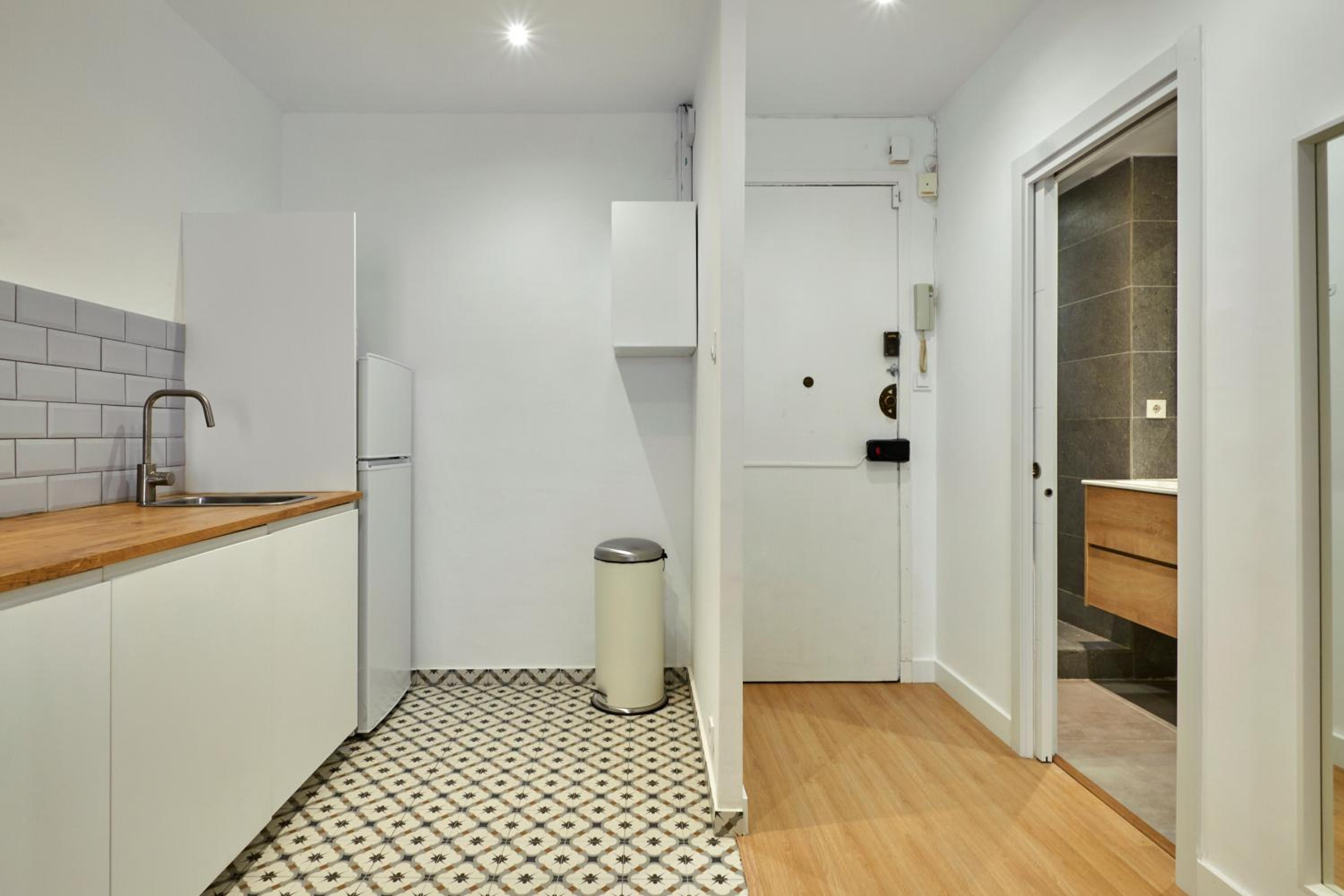 Apartment photo 2