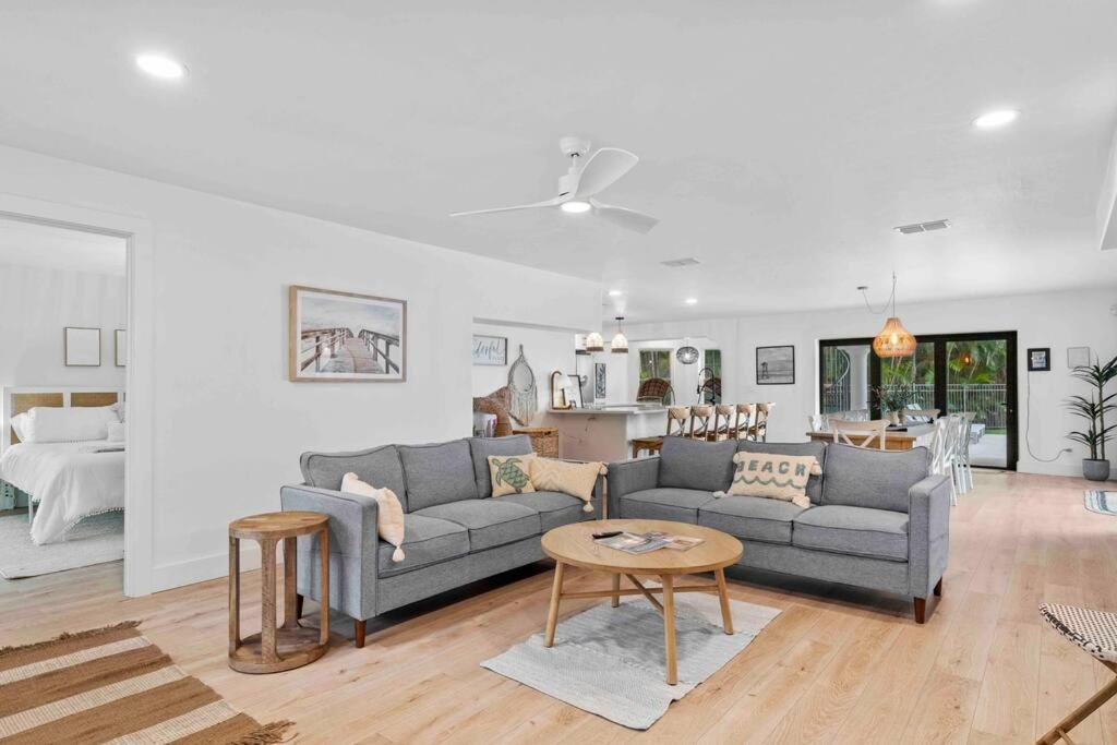 Six-Bedroom House photo 1