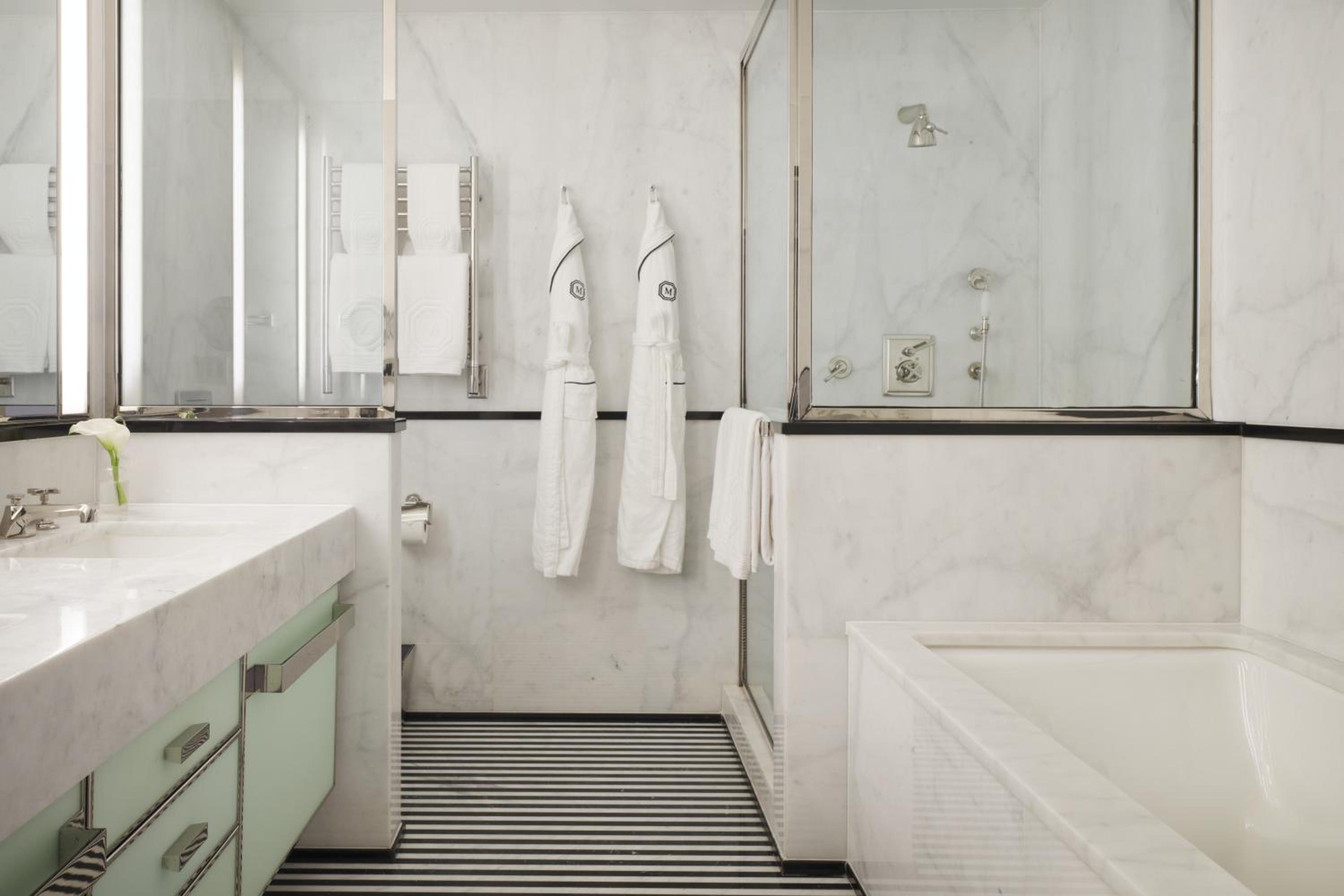 Seventy-Seven Junior Suite photo 3
