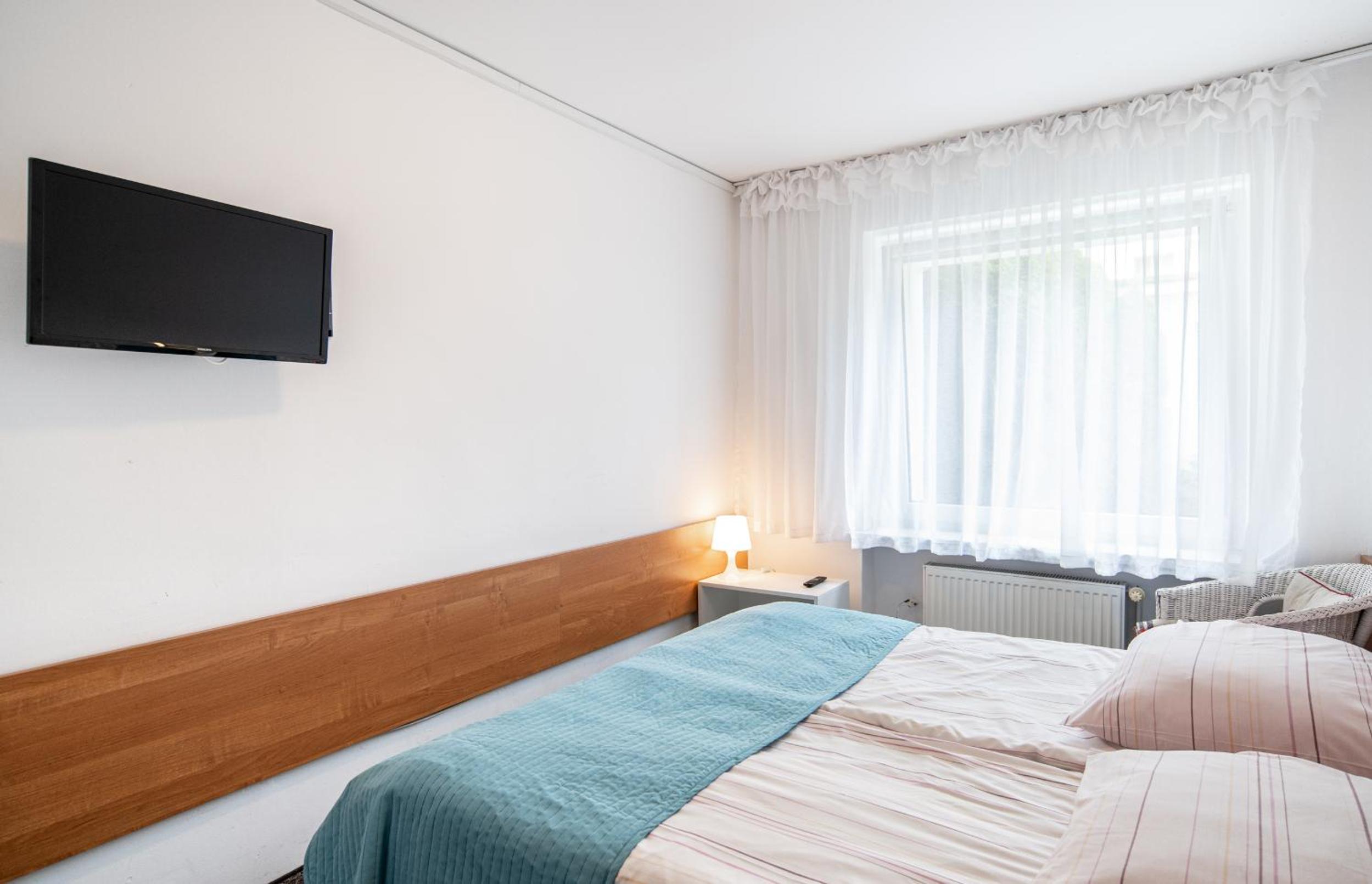 Twin Room - Photo 5
