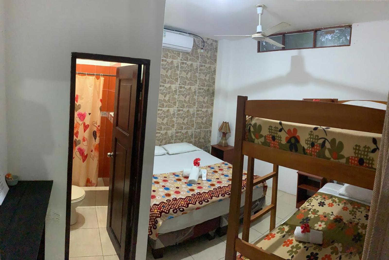 Quadruple Room with Private Bathroom photo 1