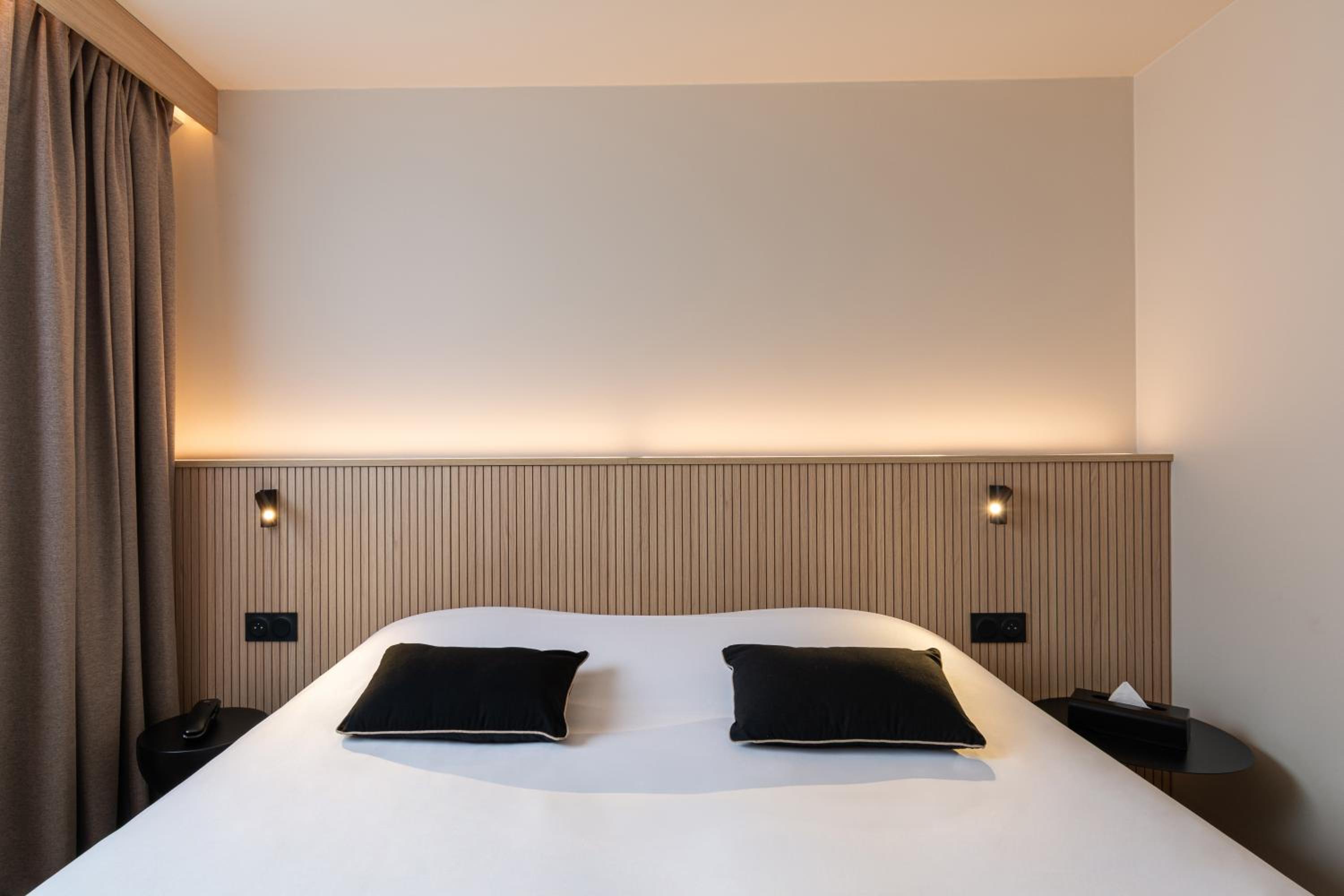 Standard Double Room - Photo 15