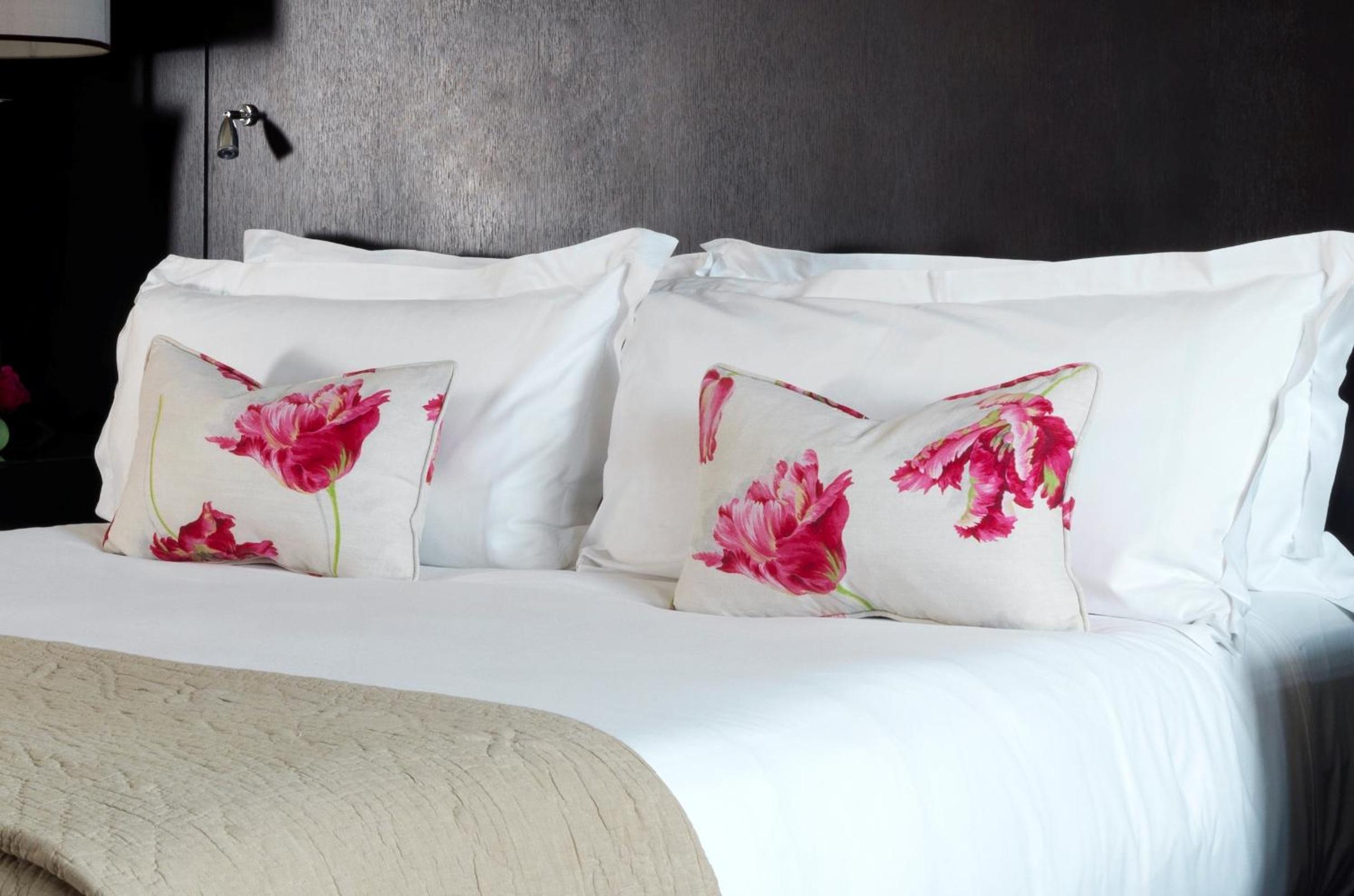Deluxe King Room photo 2
