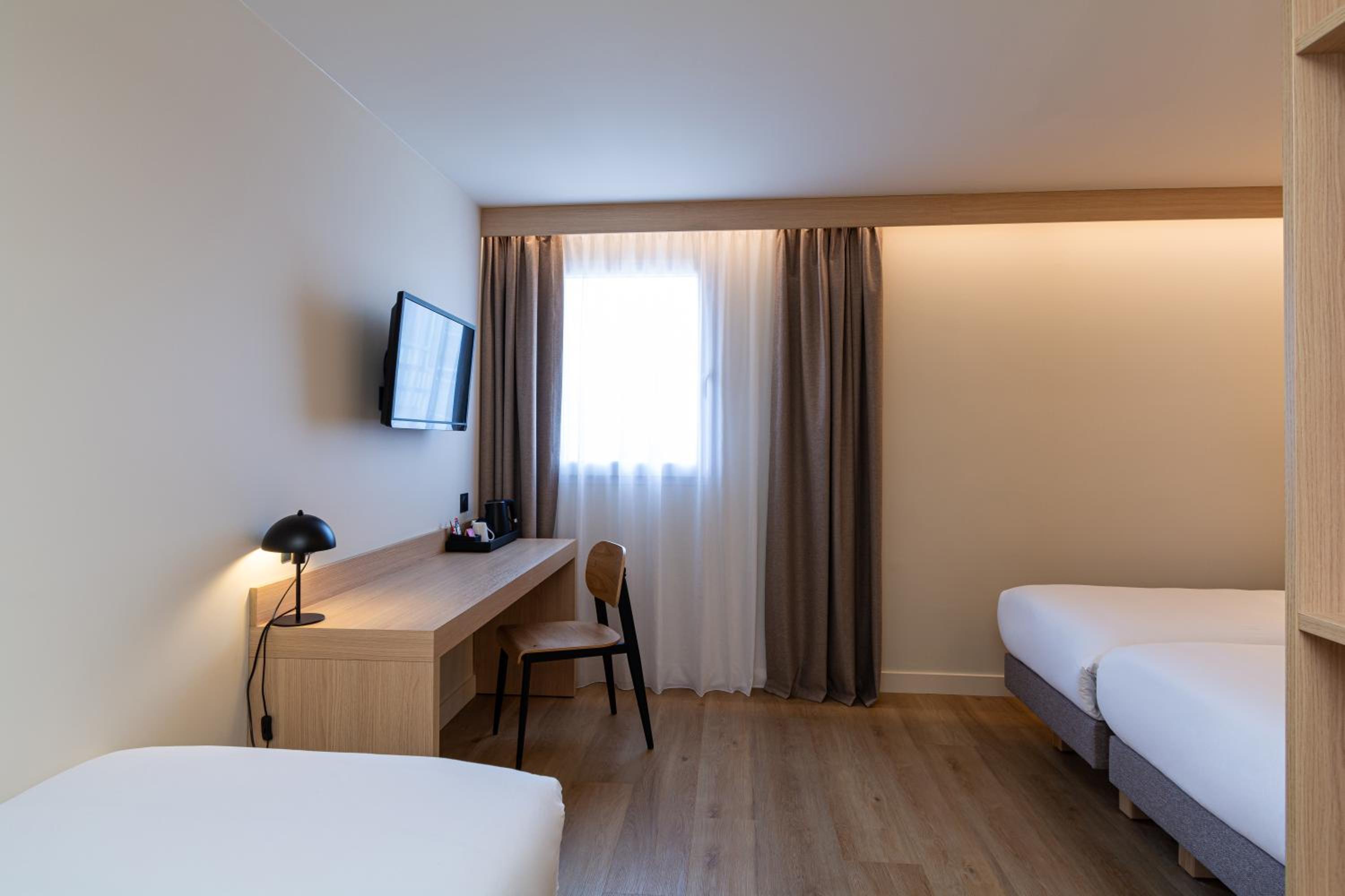 Standard Triple Room - Photo 7