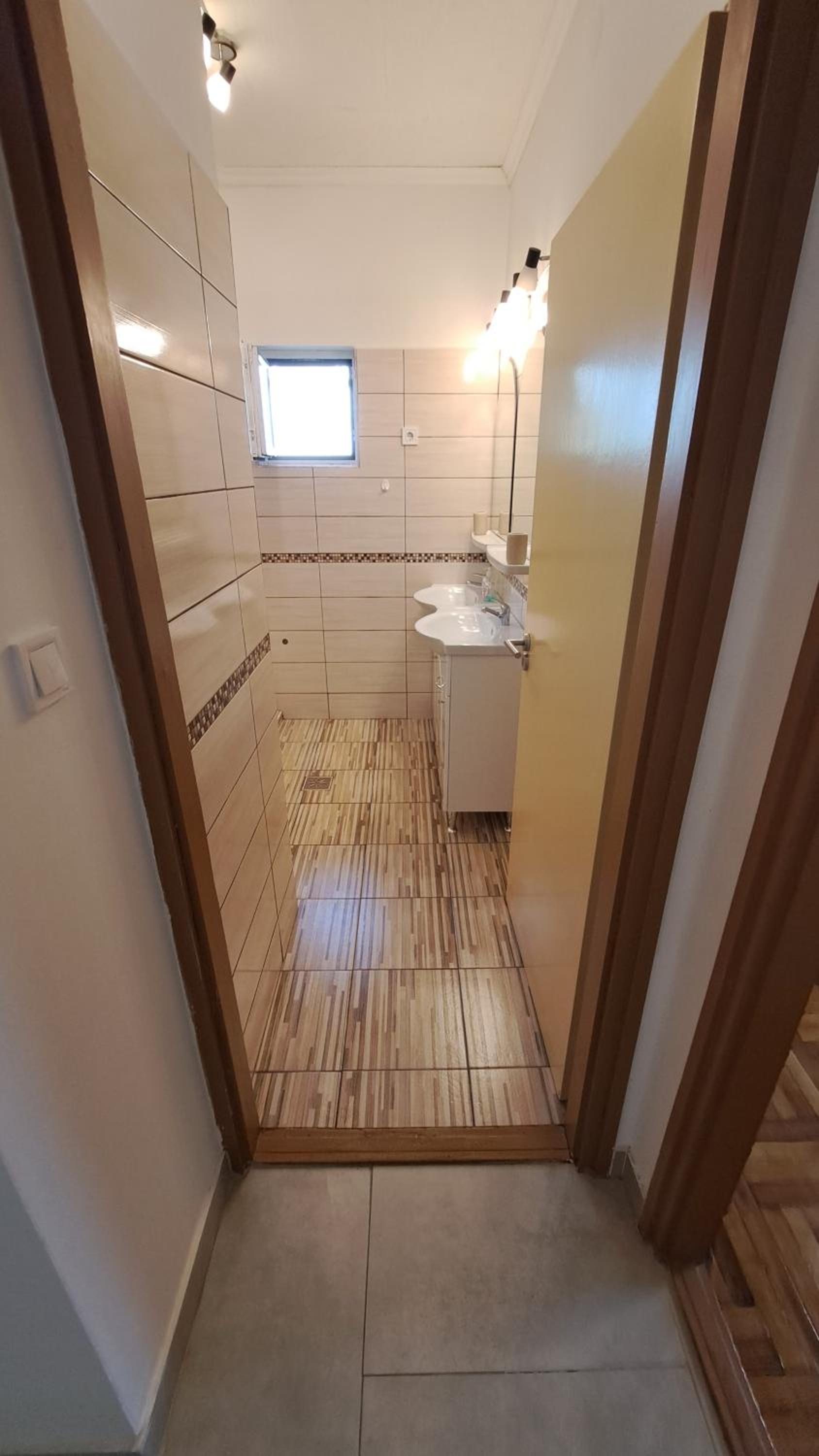 Quadruple Room - Photo 5