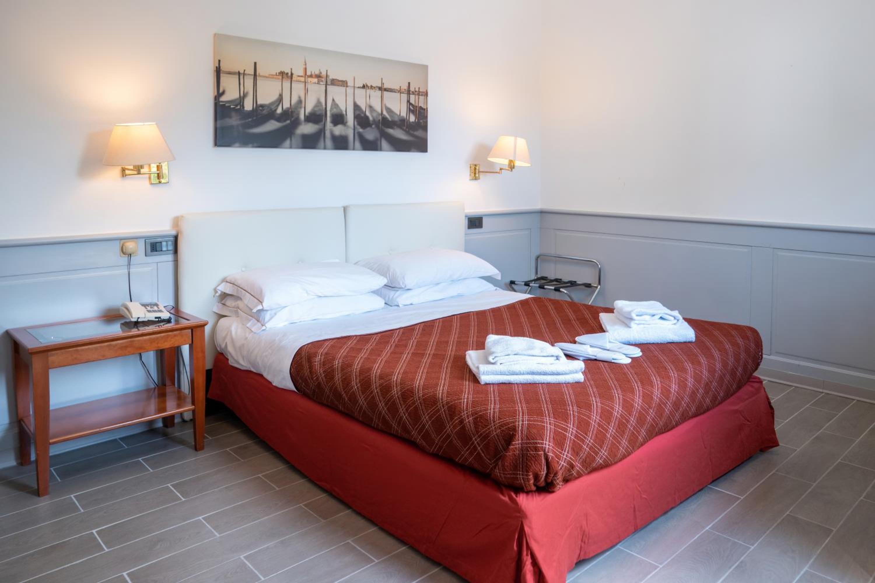 Double or Twin Room photo 1