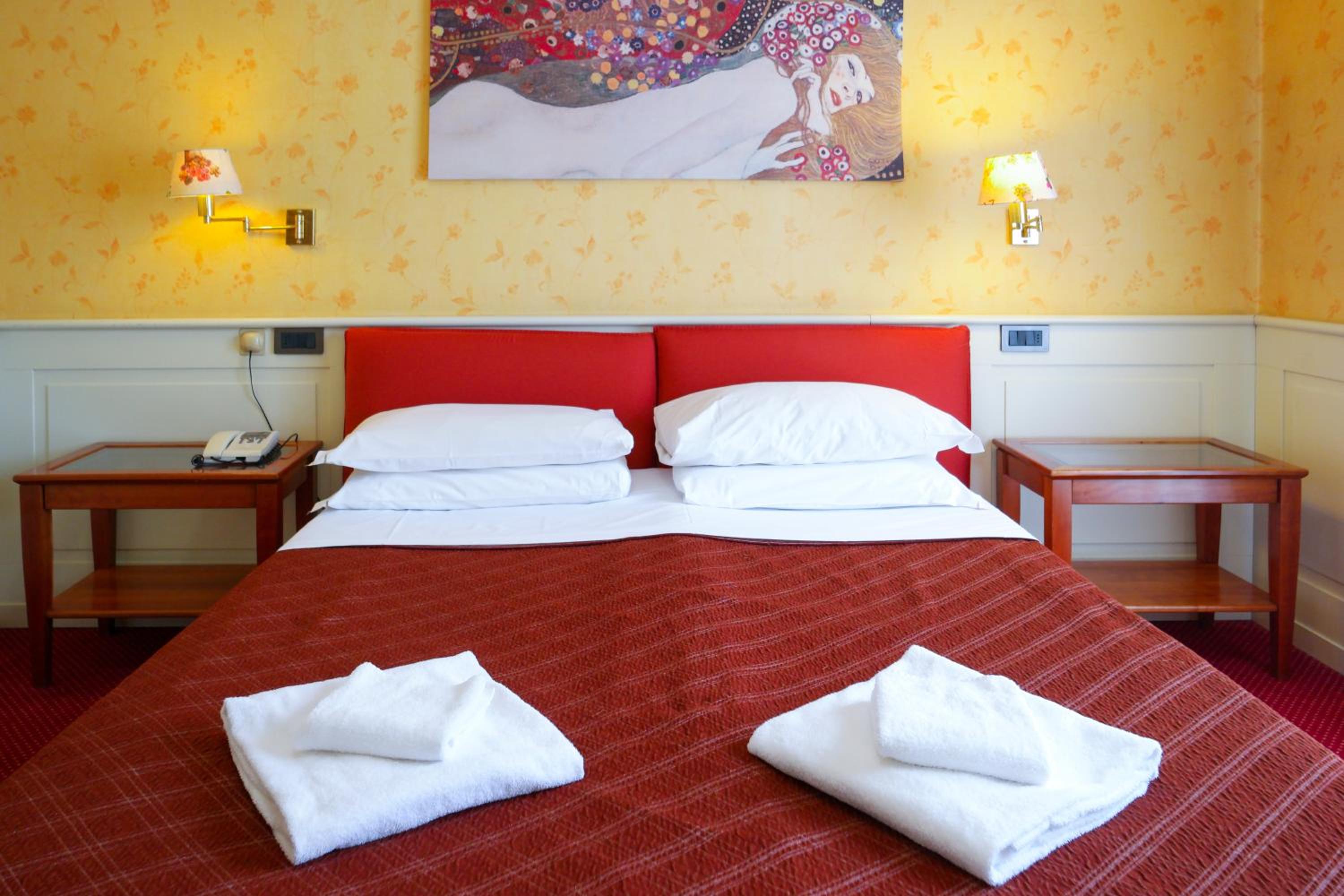 Double or Twin Room photo 2