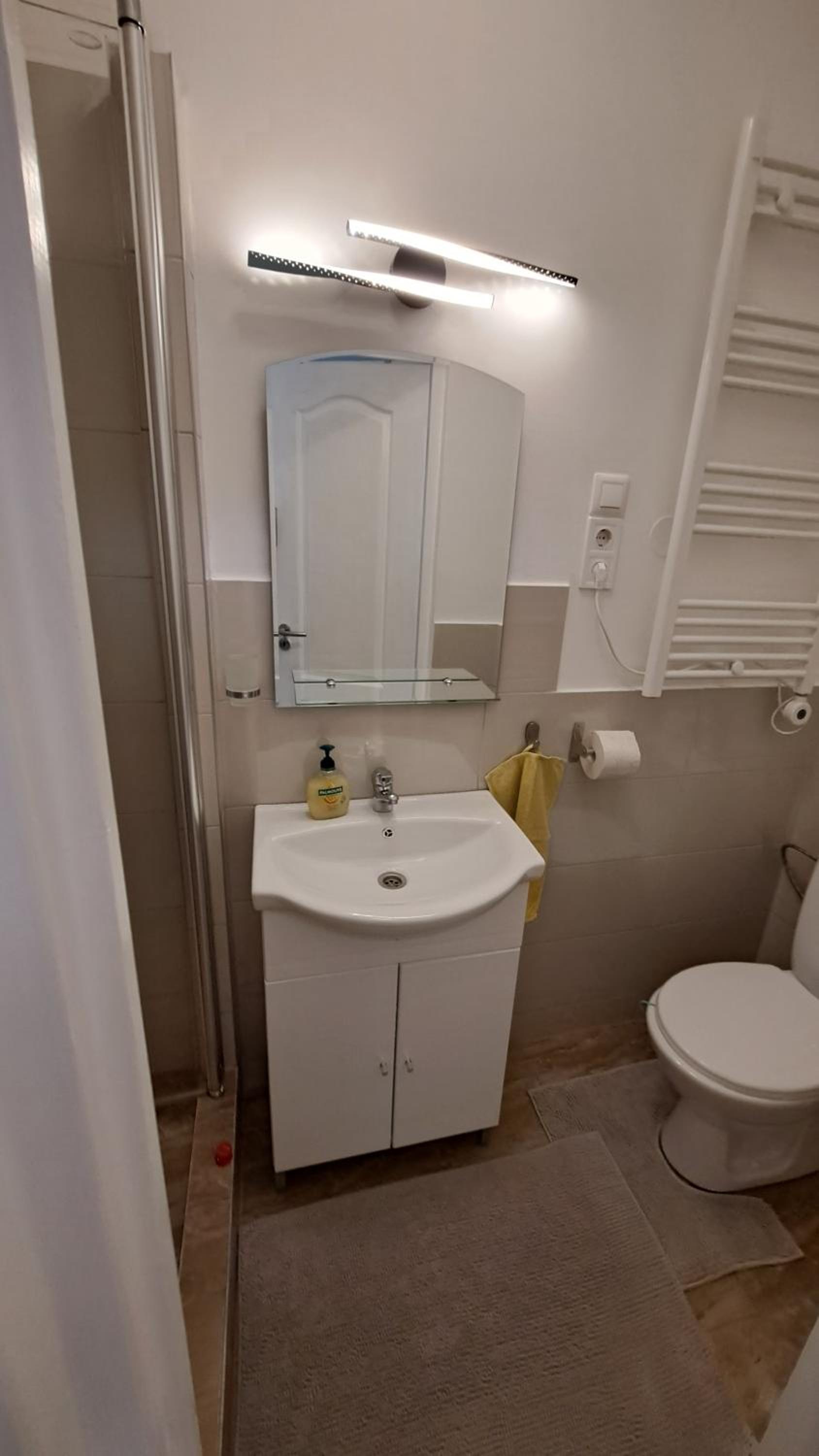 Twin Room - Photo 2