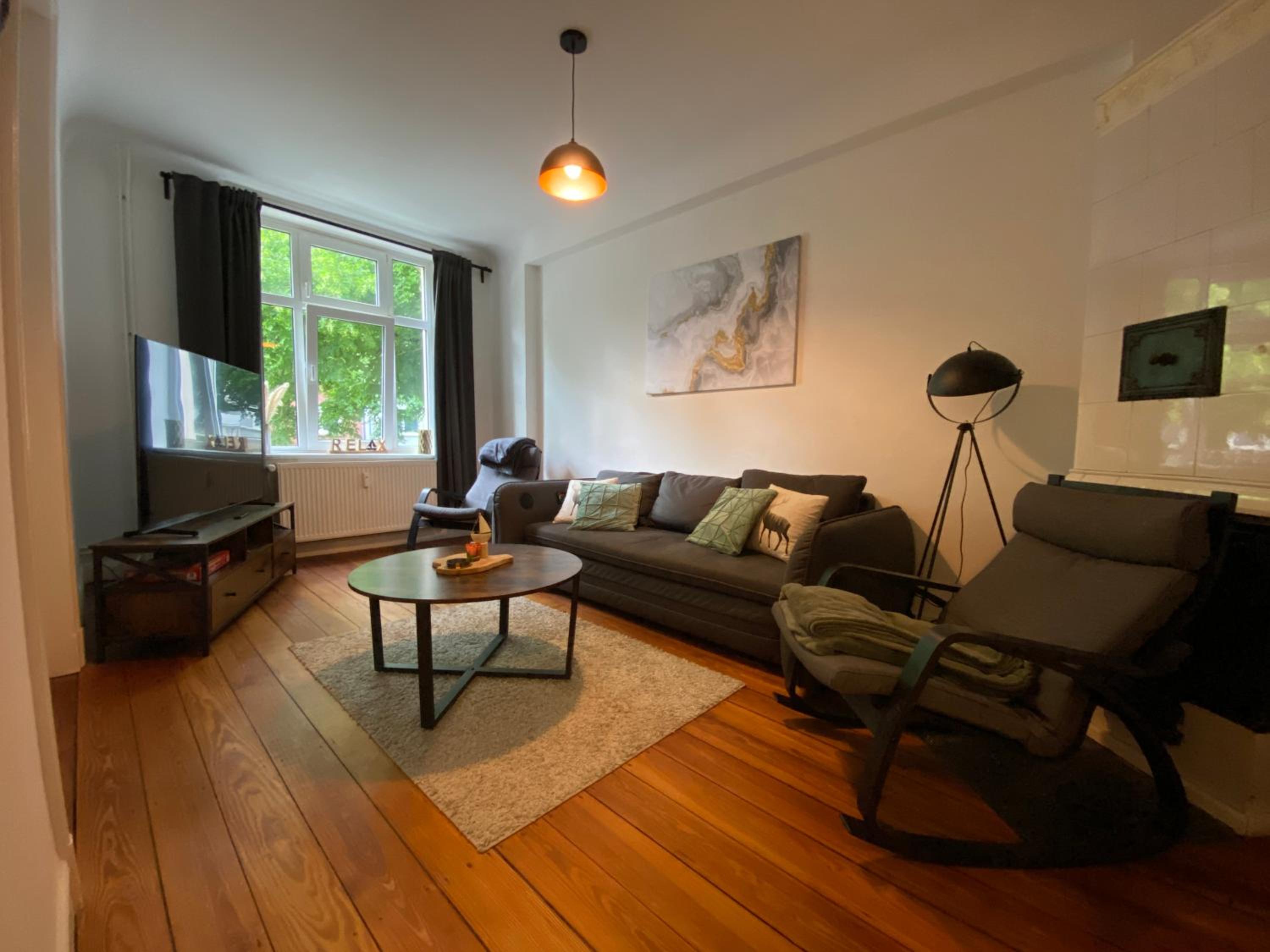 One-Bedroom Apartment photo 1