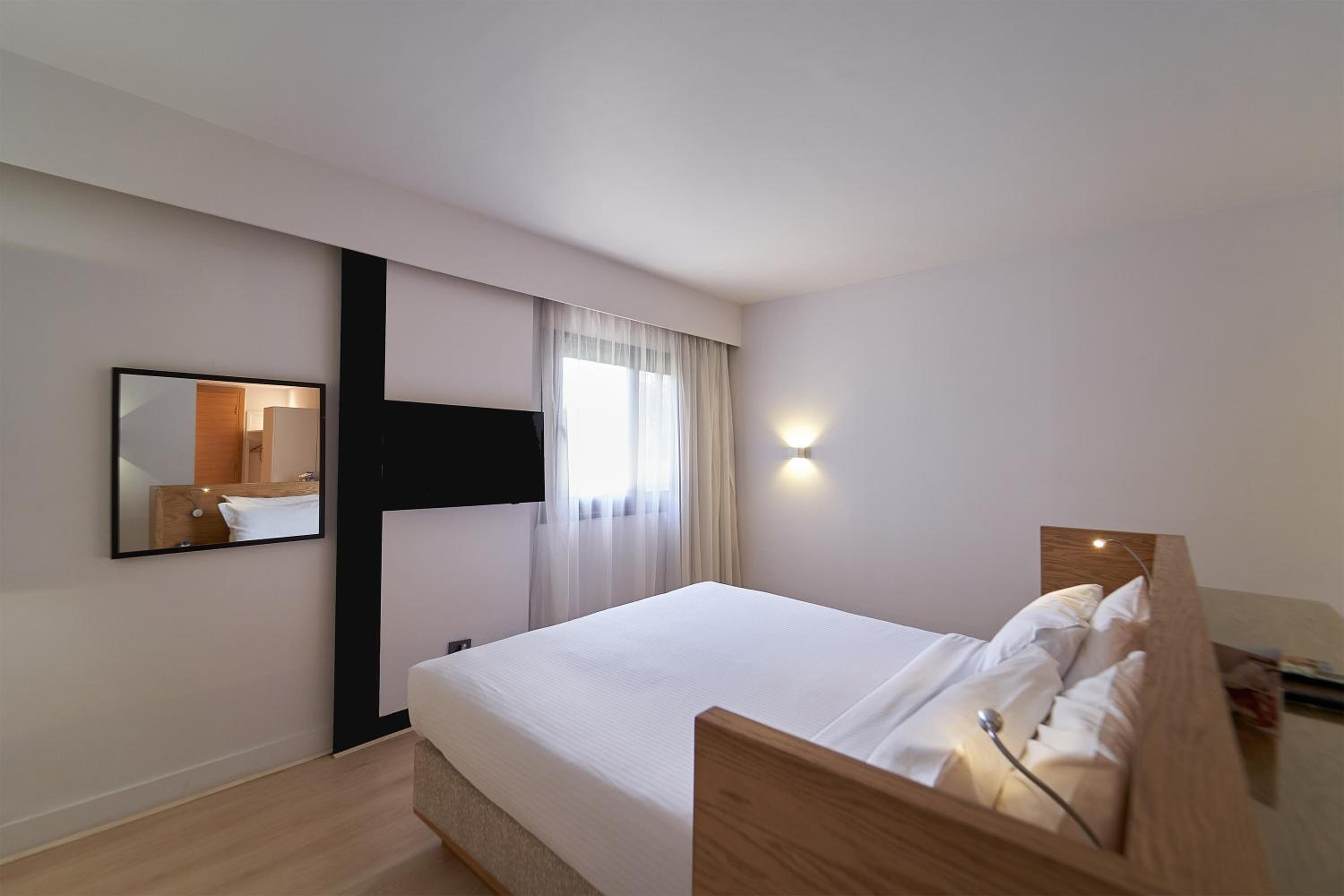Superior King Room - Photo 4