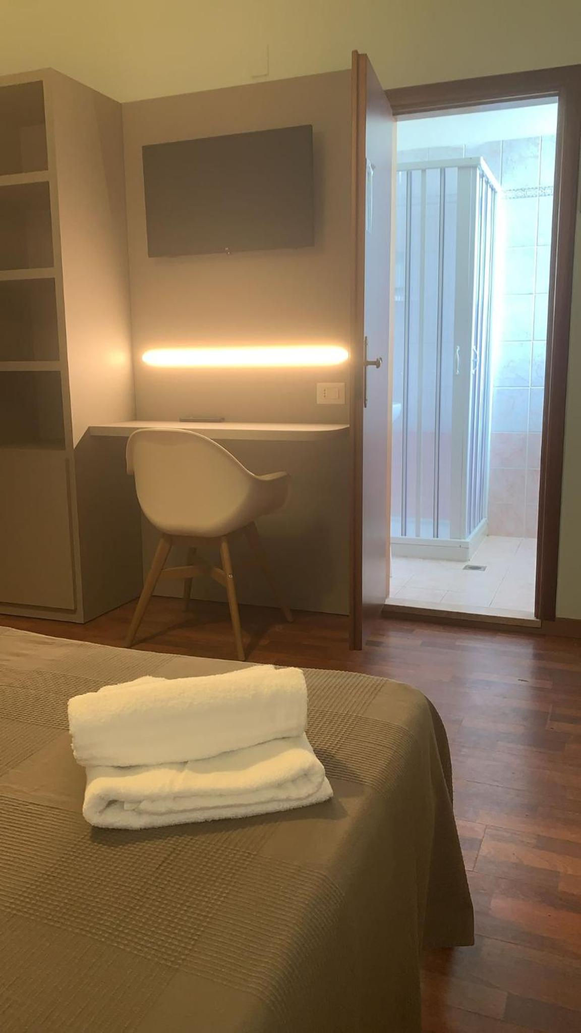 Family Room (2 Adults + 2 Children) - Photo 1