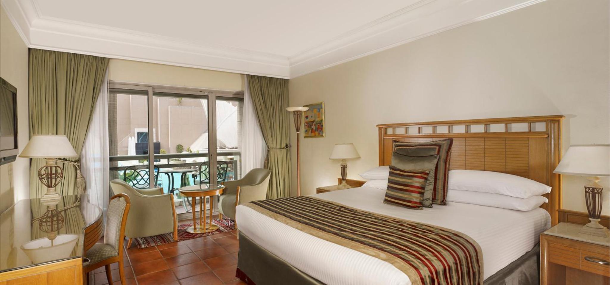 Classic King Room with Pool Access - Photo 5