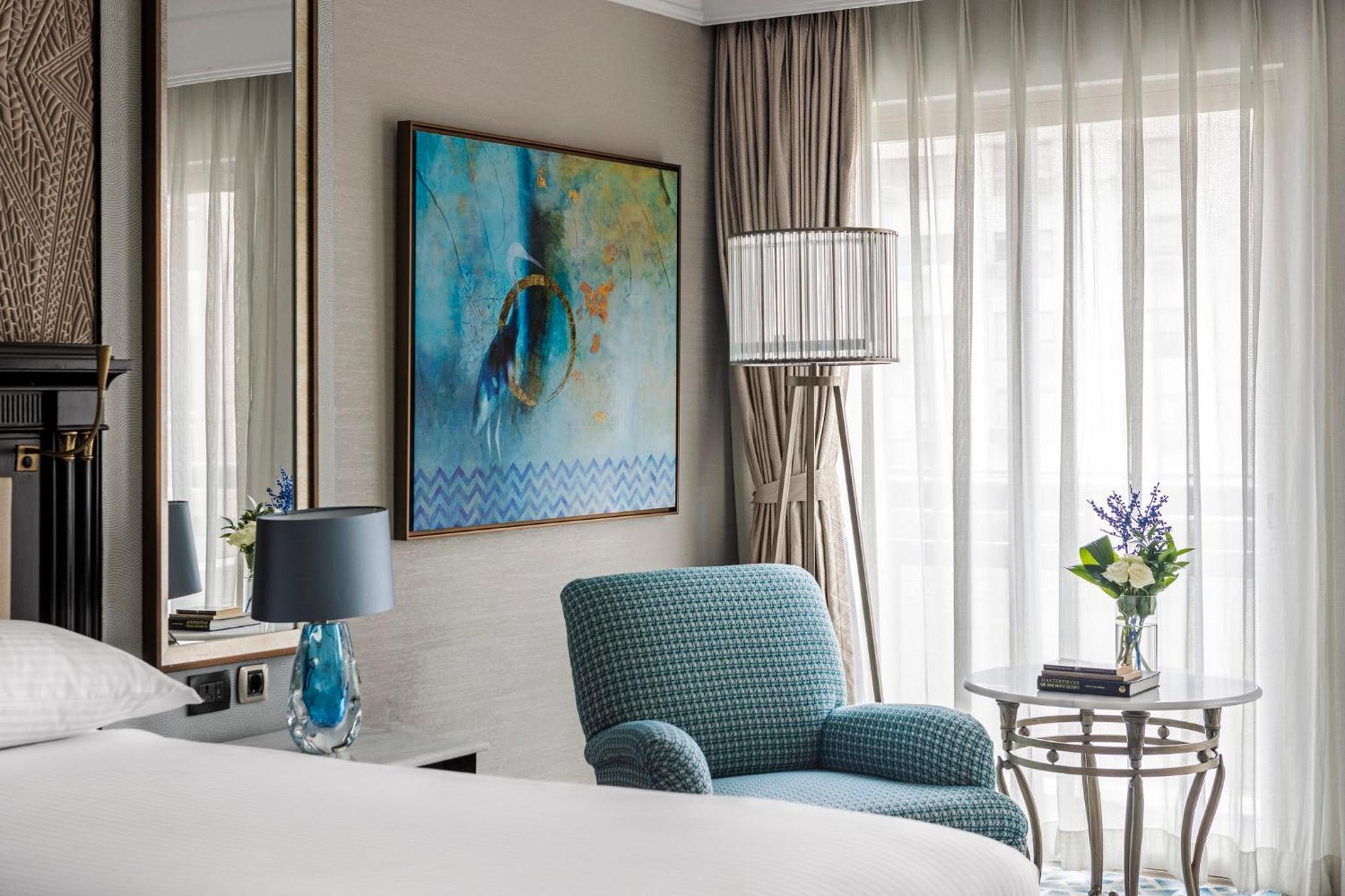 Premium King Room with Ergonomic Flex Space - Photo 7