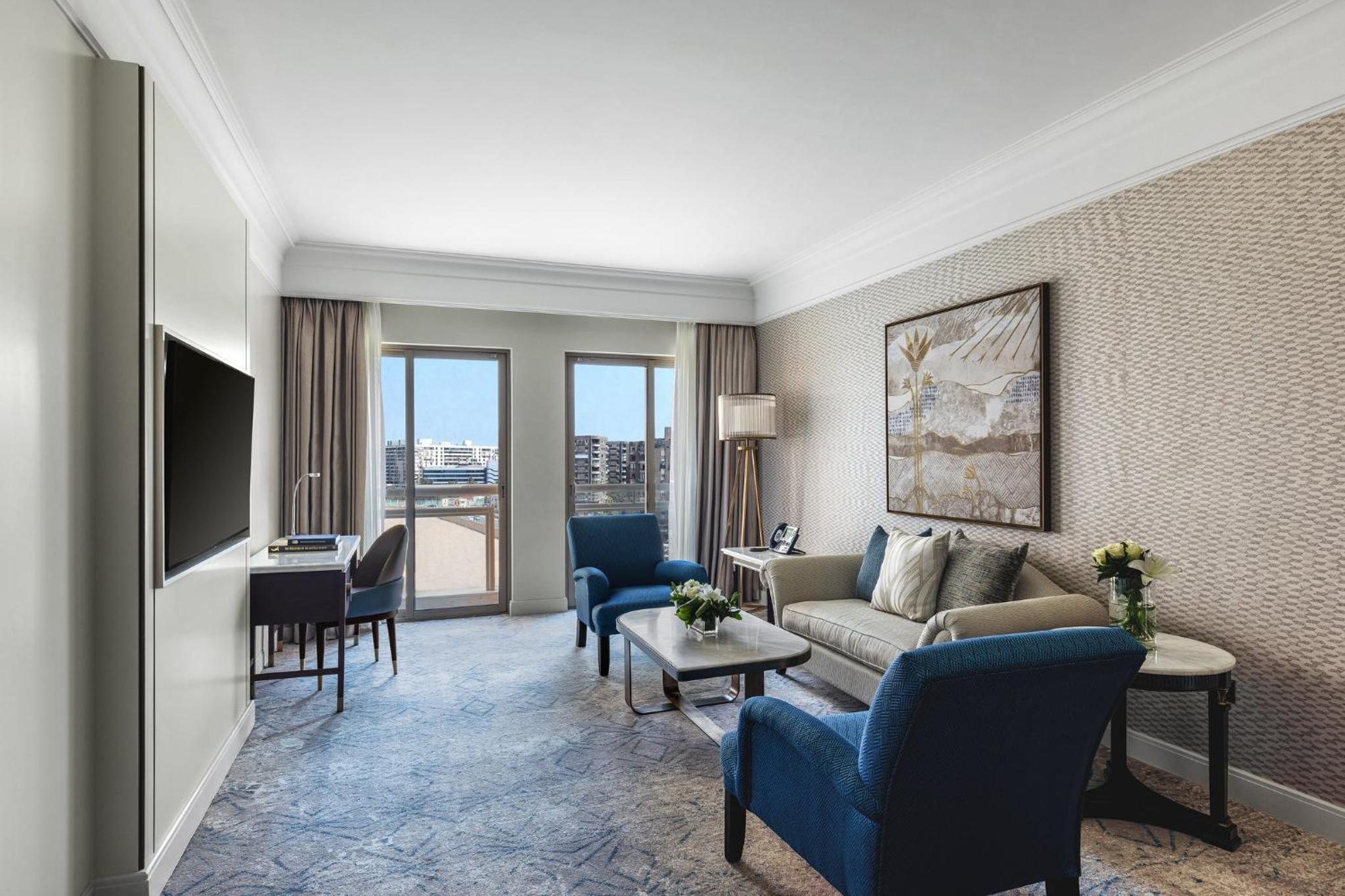 Diplomatic Suite with Ergonomic Flex Space