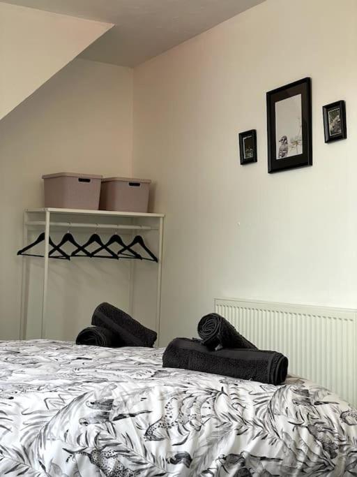 Three-Bedroom House photo 2