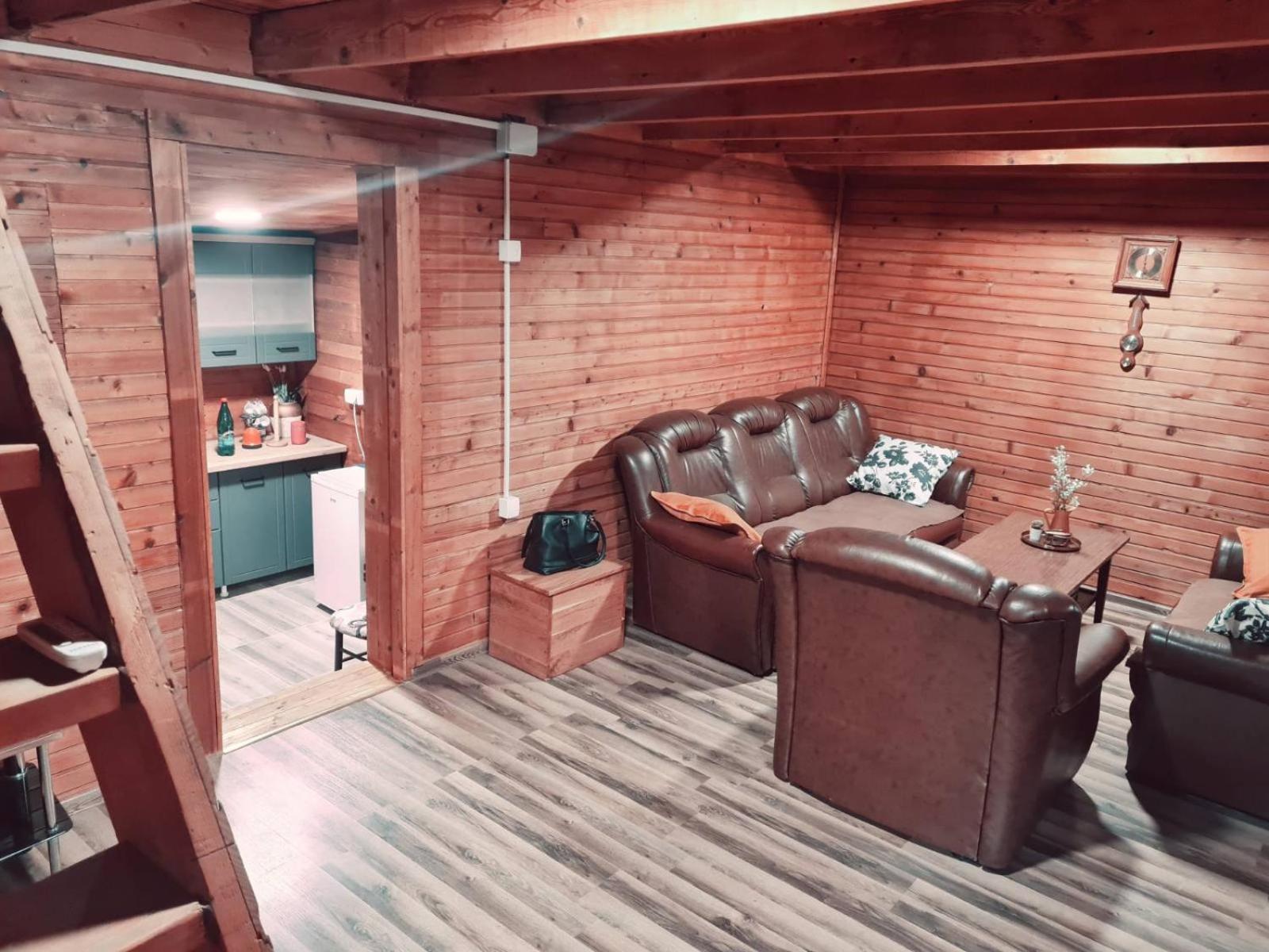 One-Bedroom House photo 1