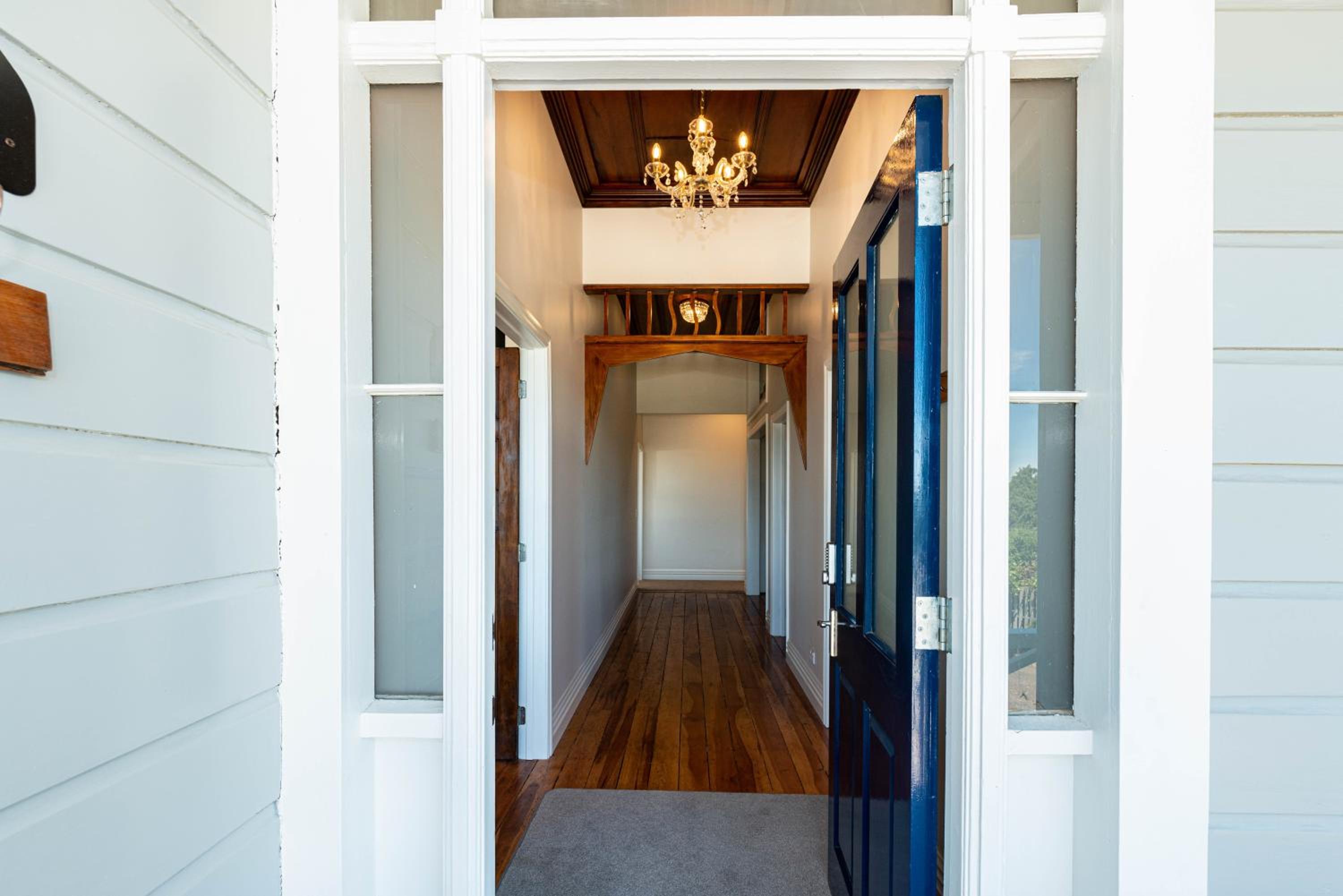 Four-Bedroom House photo 3